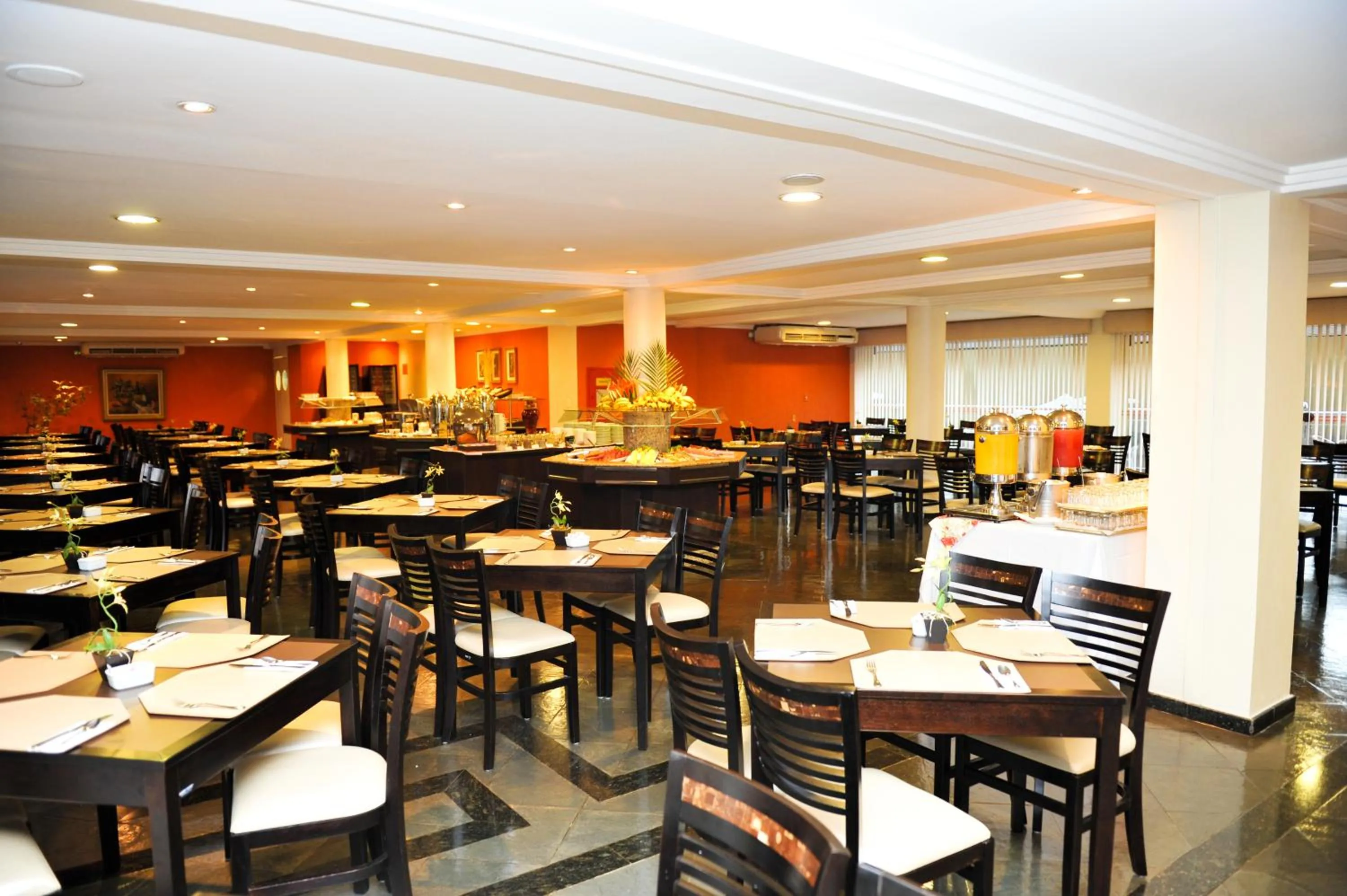 Restaurant/places to eat in Hotel Rafain Centro