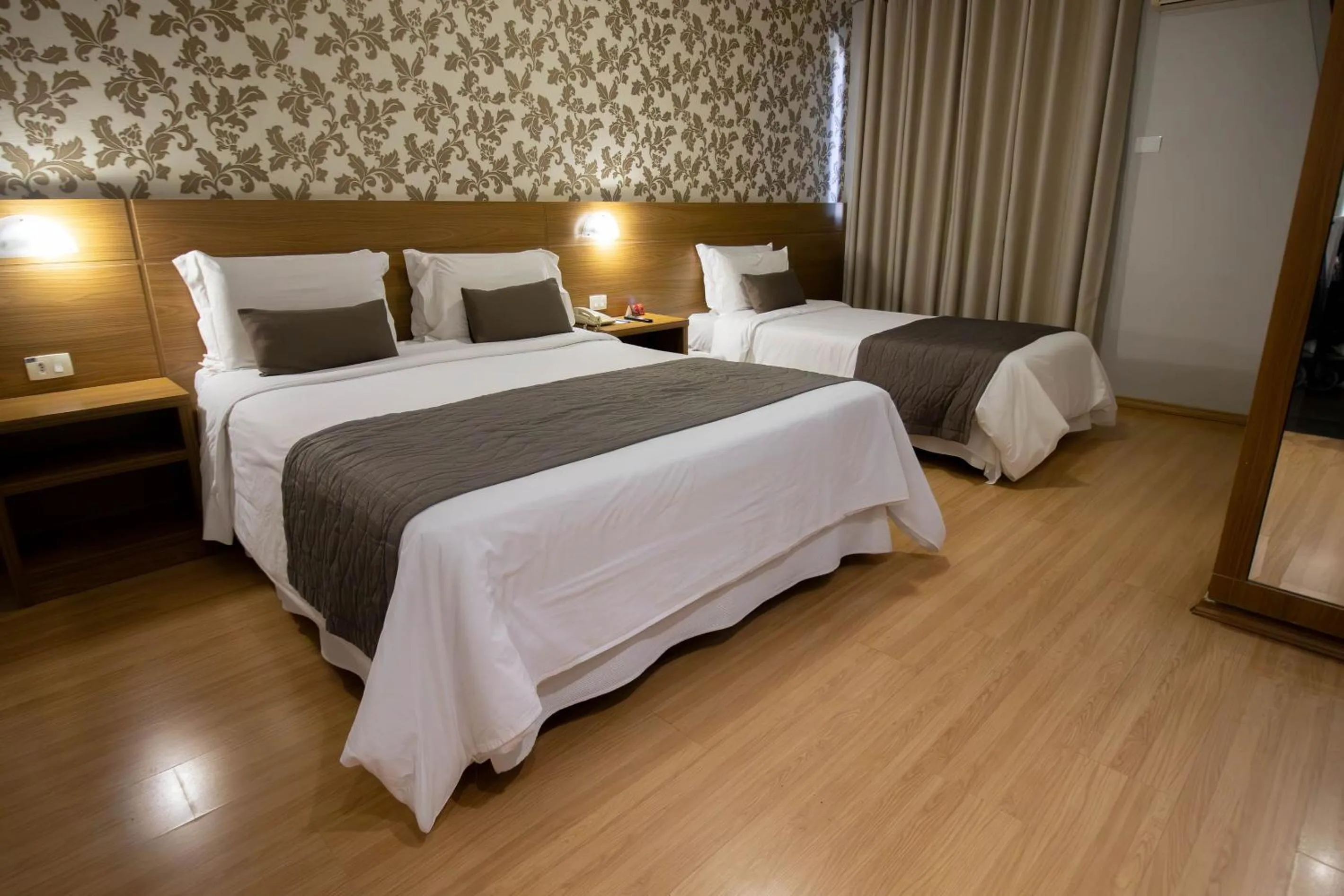 Bedroom, Bed in Hotel Rafain Centro