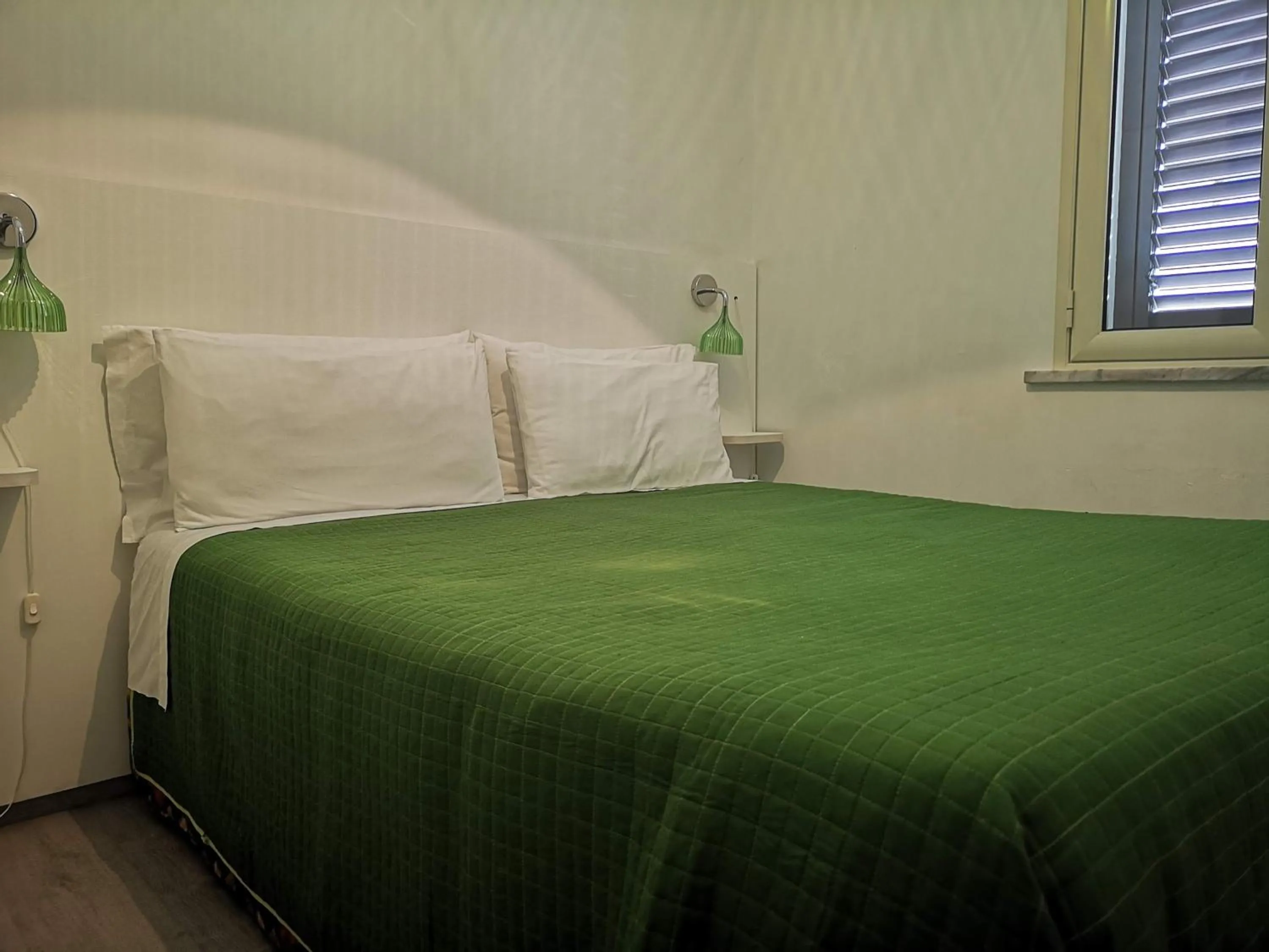 Photo of the whole room, Bed in Sun Moon