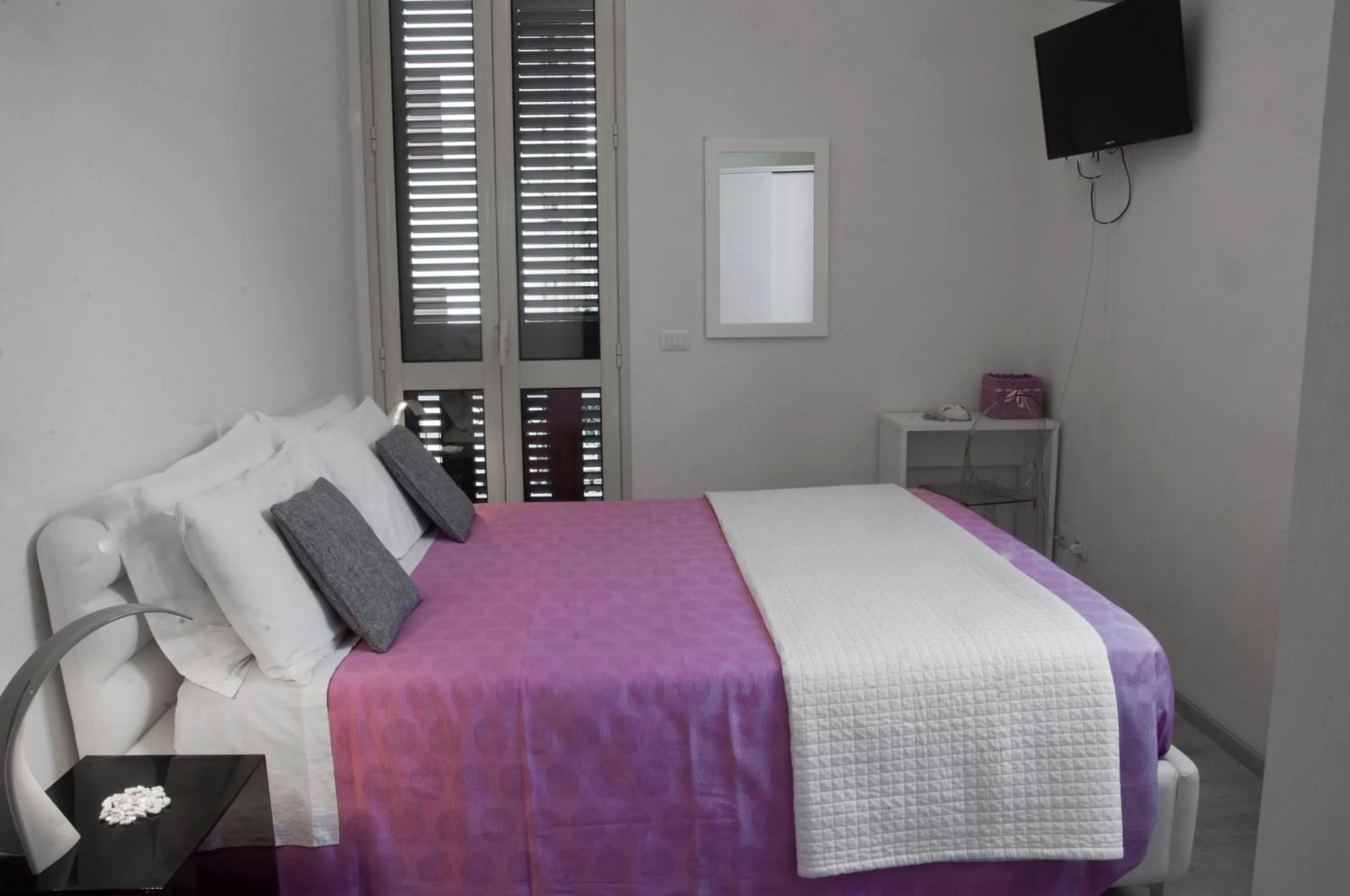 Restaurant/places to eat, Bed in Sun Moon