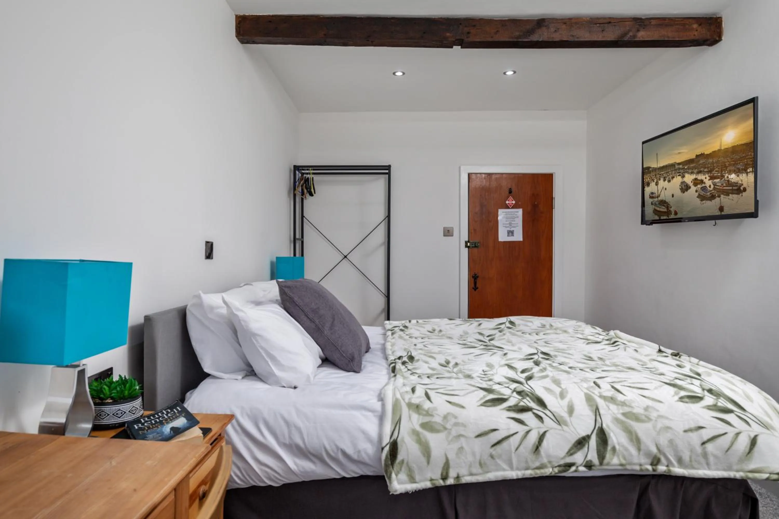 Bedroom, Bed in Serenity Guest House