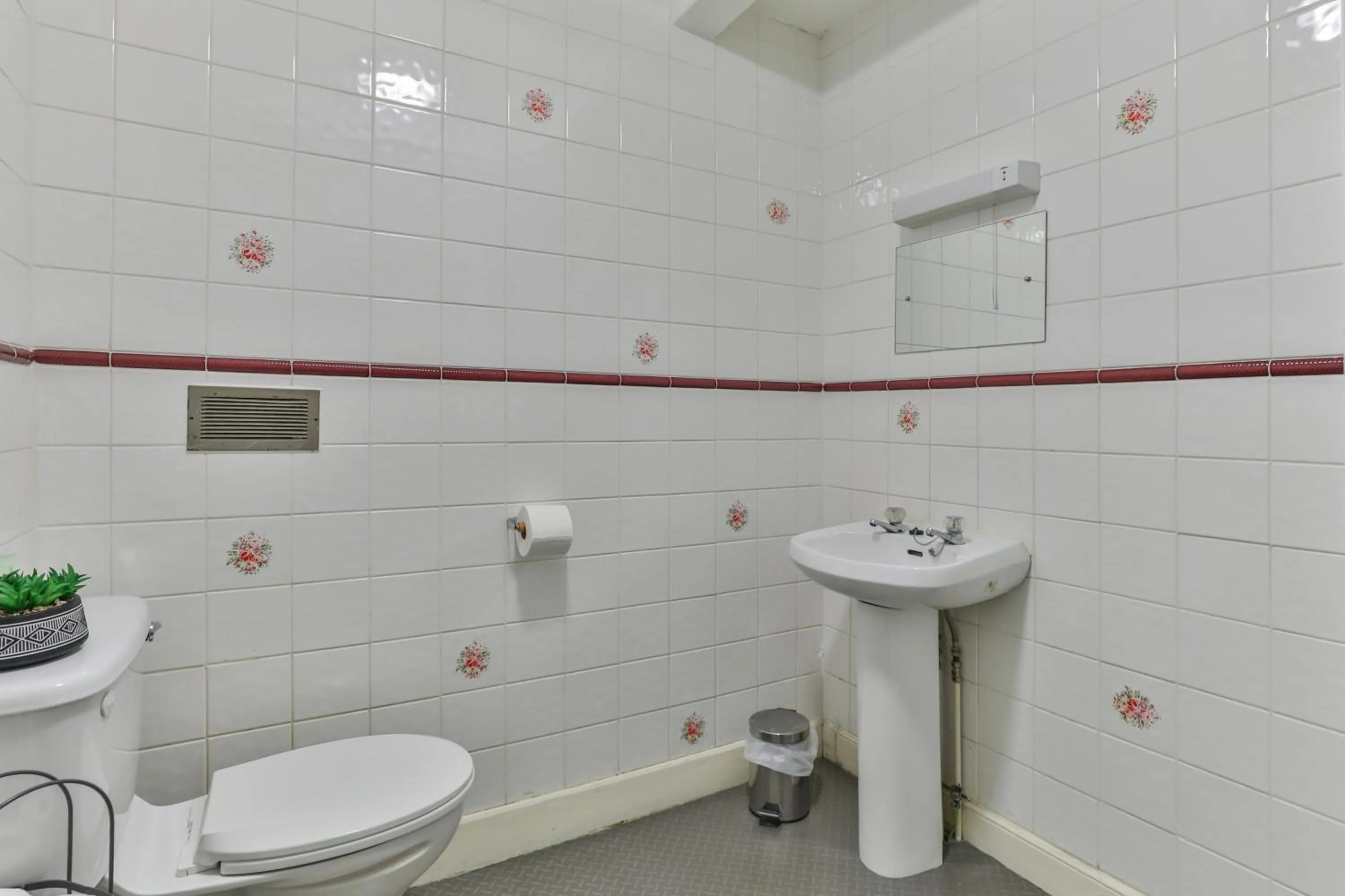 Bathroom in Serenity Guest House