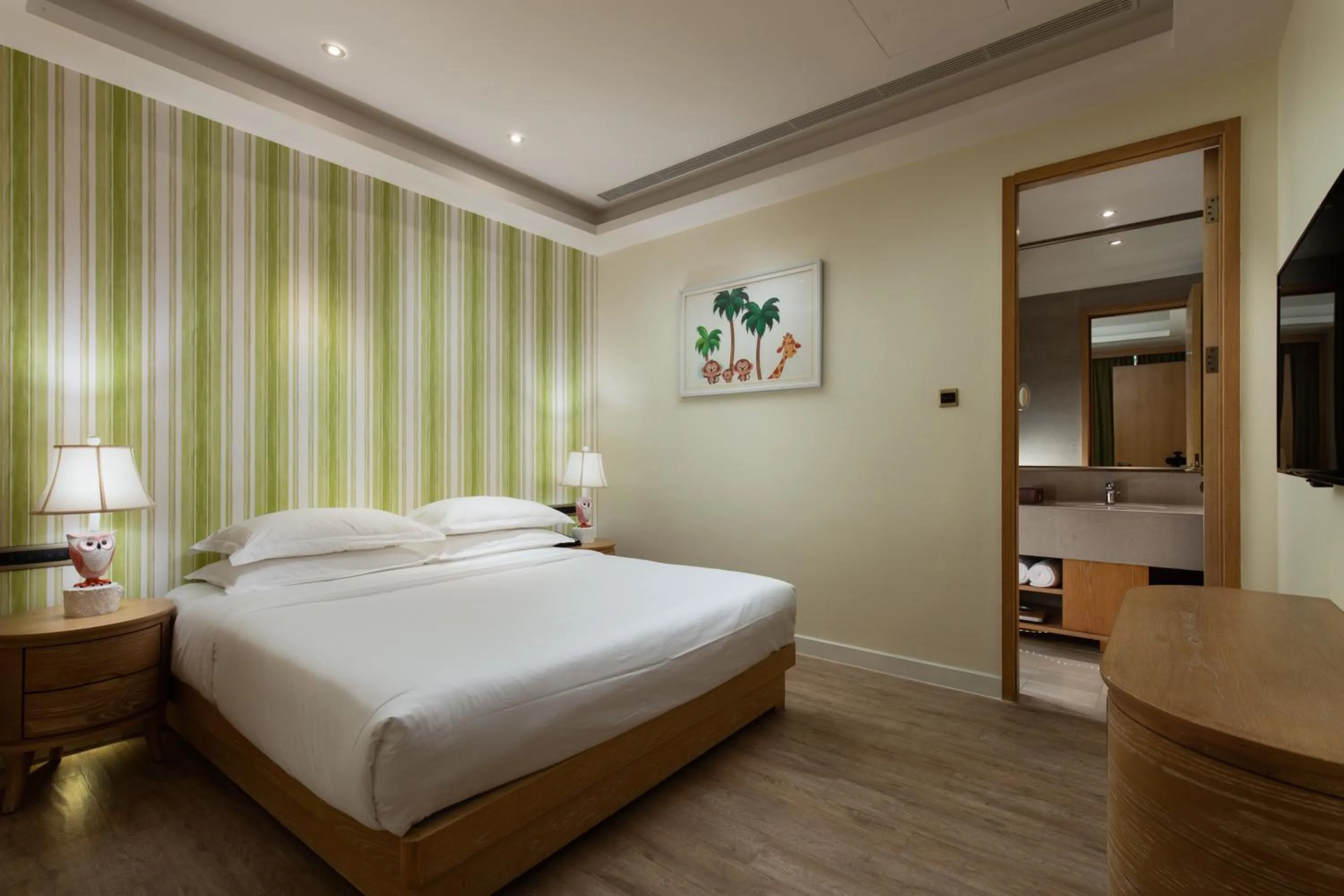 Bed in Mangrove Tree Resort World Sanya Bay -Elader Palm Tower