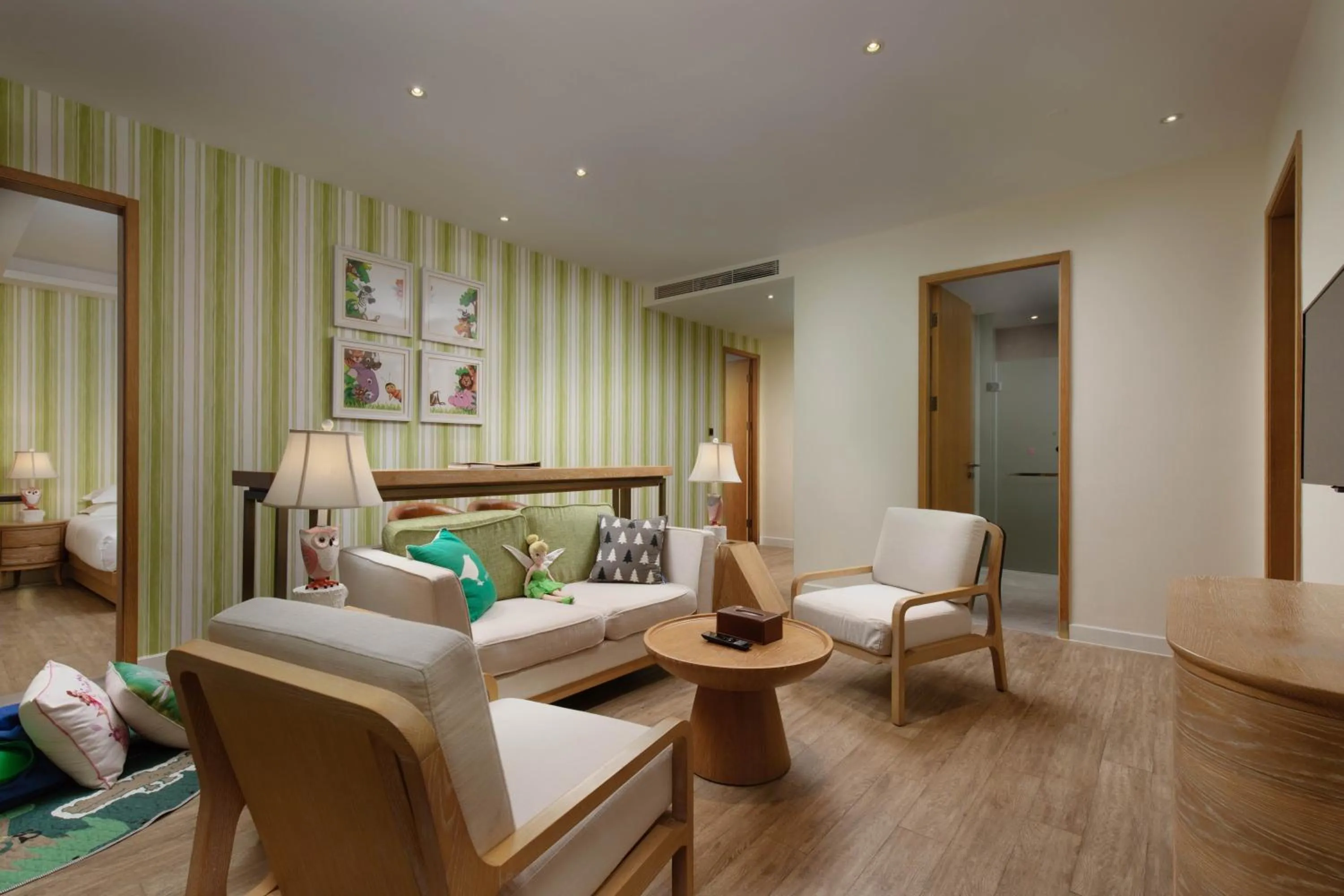 Living room, Bed in Mangrove Tree Resort World Sanya Bay -Elader Palm Tower