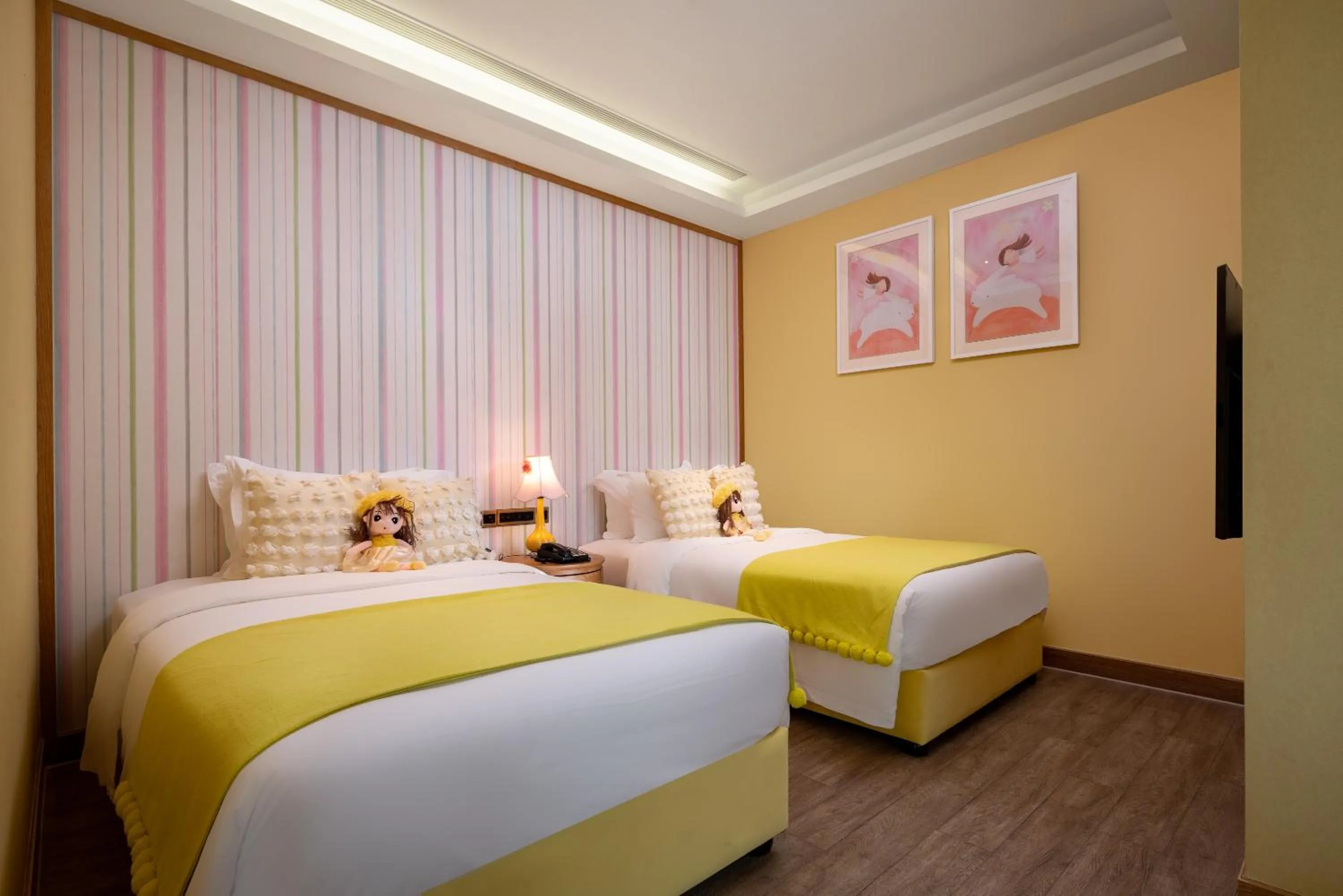 Bed in Mangrove Tree Resort World Sanya Bay -Elader Palm Tower