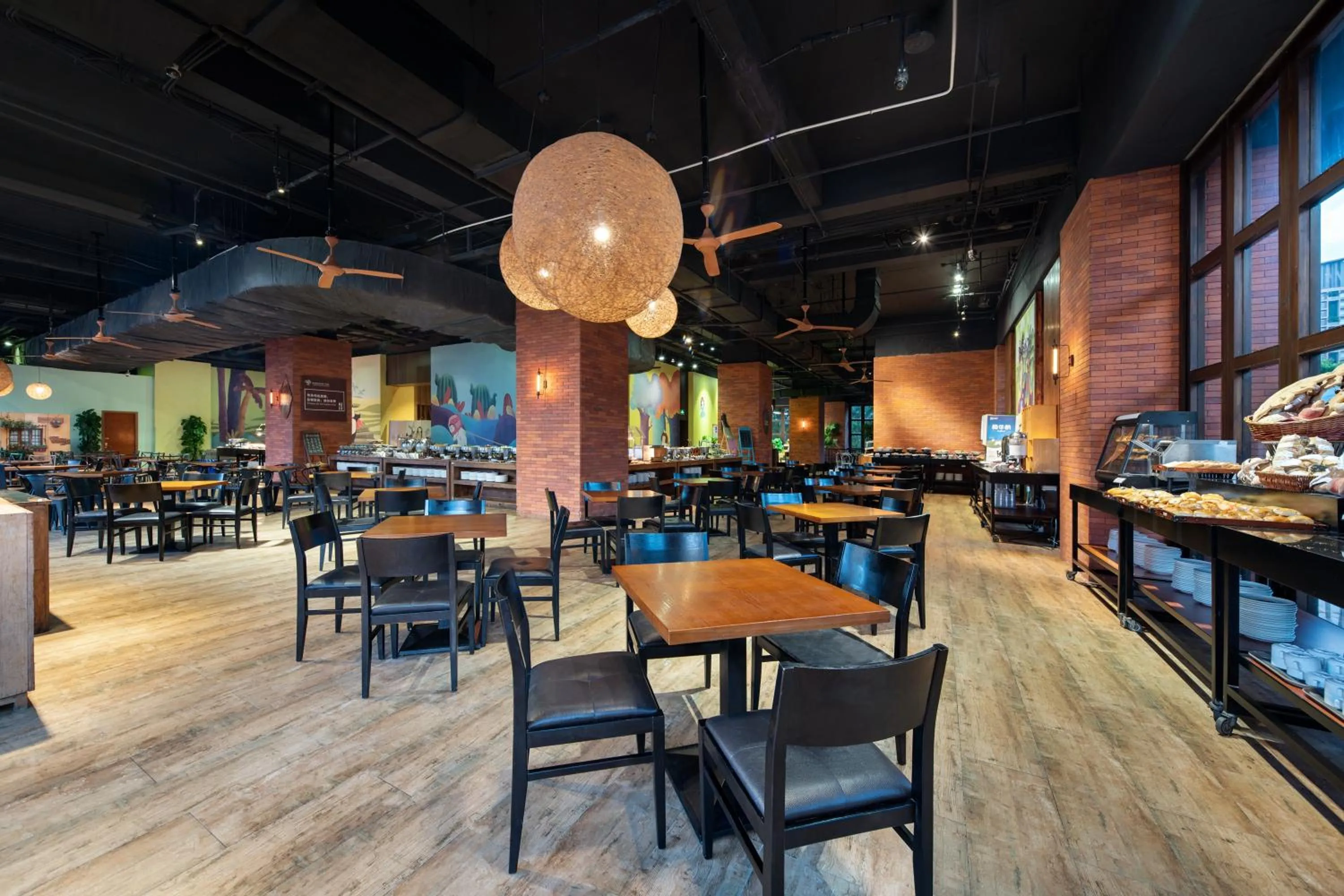 Restaurant/places to eat in Mangrove Tree Resort World Sanya Bay -Elader Palm Tower