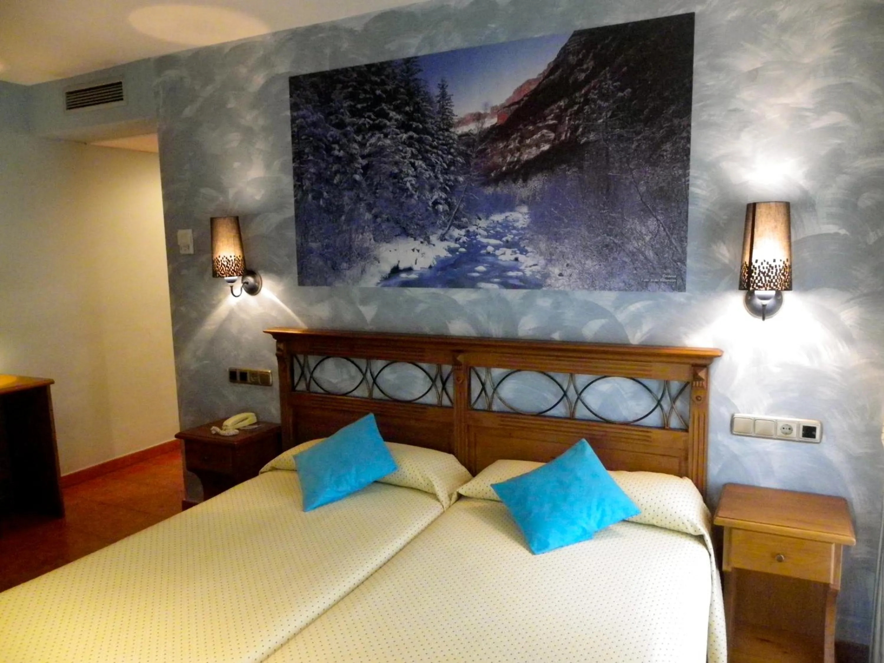 Photo of the whole room, Bed in Hotel Arnal