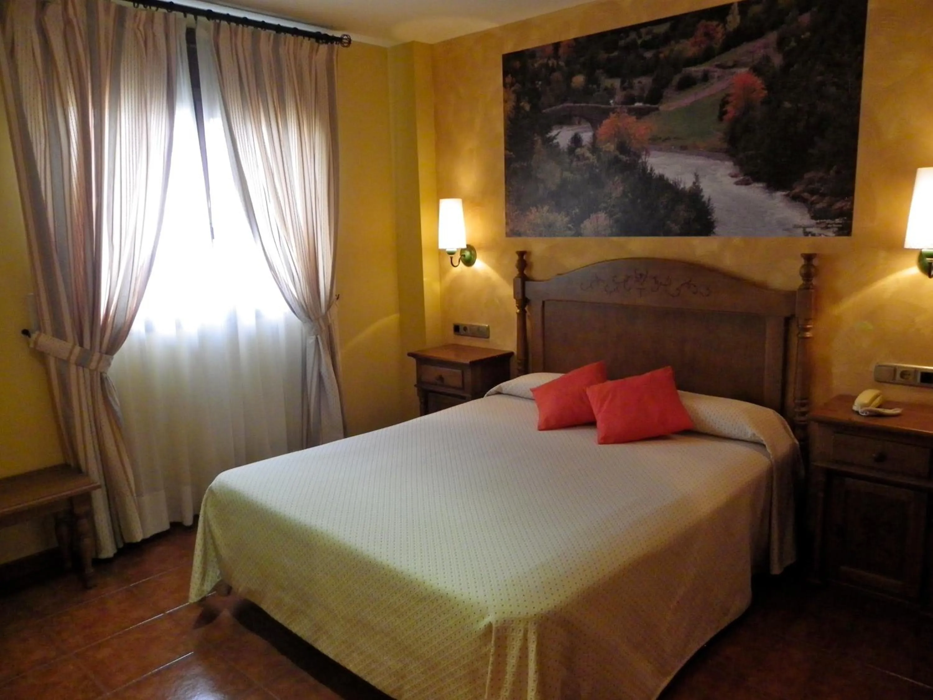 Photo of the whole room, Bed in Hotel Arnal