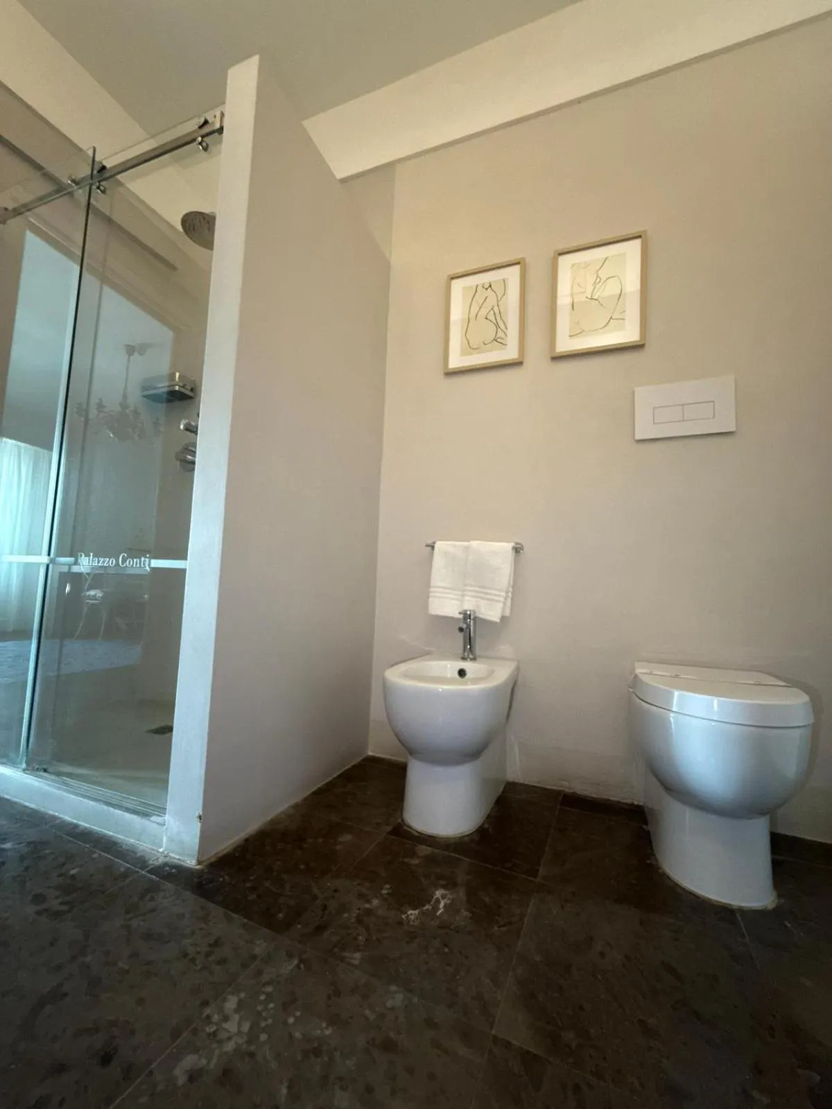 Bathroom in Palazzo Conti Camere & Suites