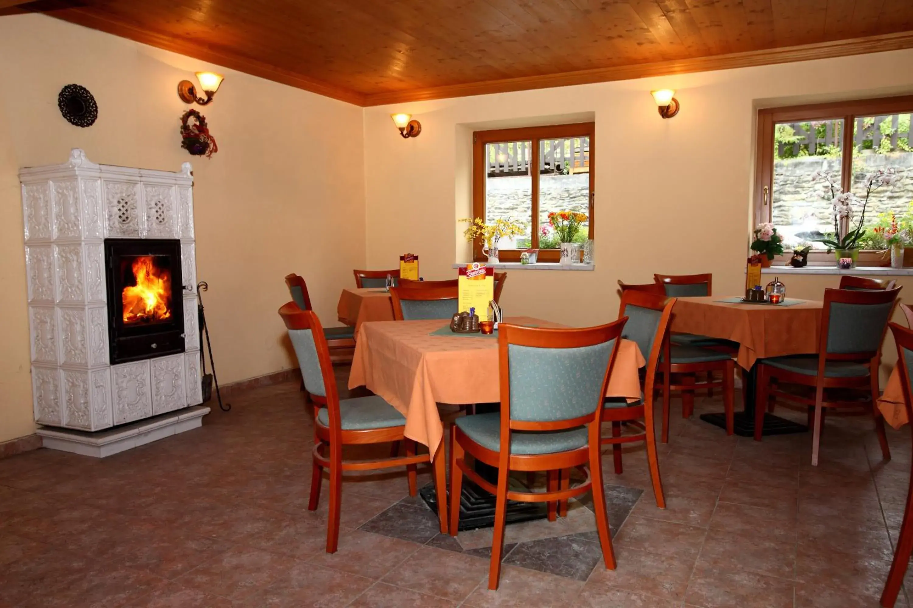 Deluxe Double or Twin Room with Spa Bath - single occupancy in Penzion Alfa Deluxe Double or Twin Room with Spa Bath - single occupancy in Penzion Alfa