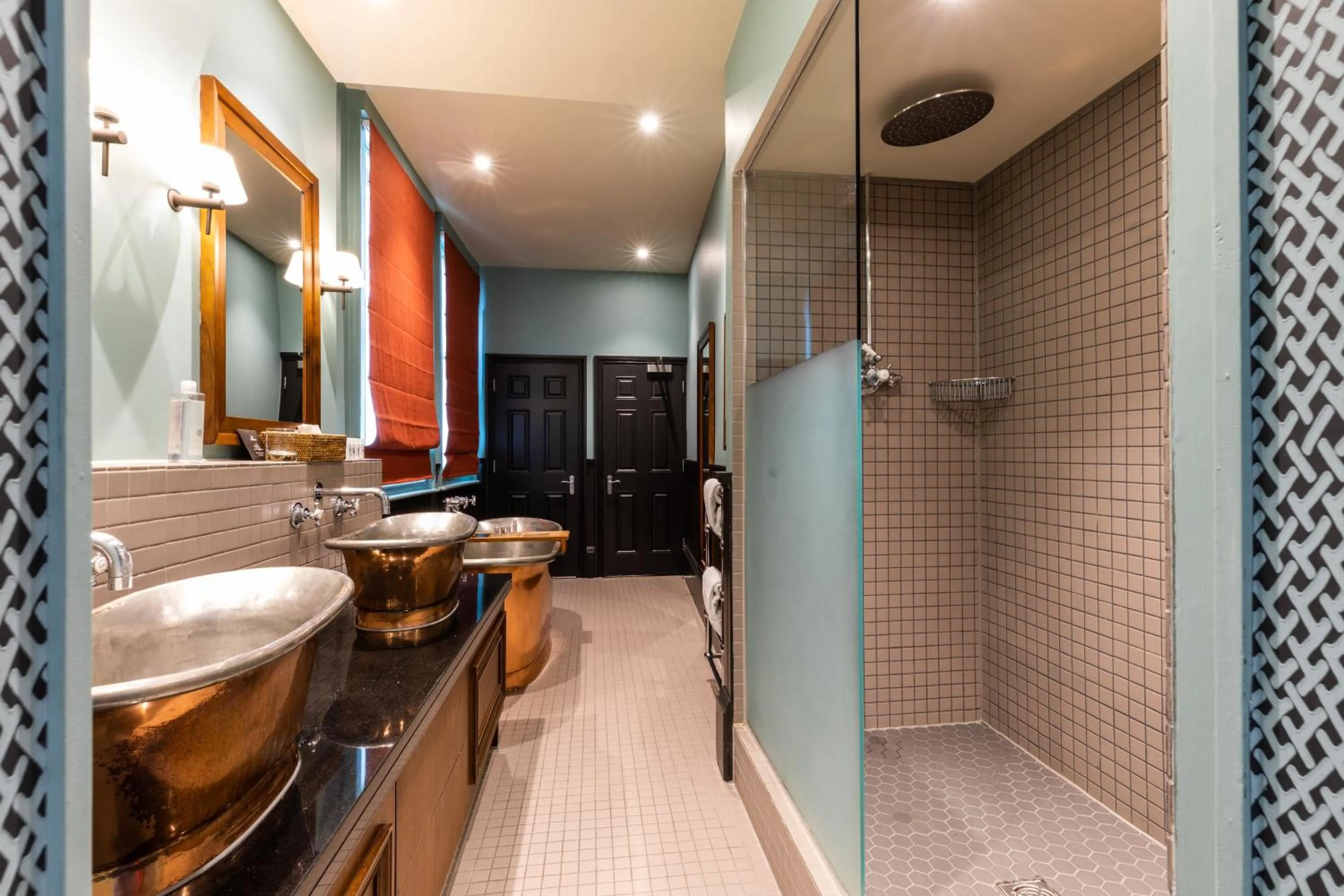 Bathroom in Fox and Anchor