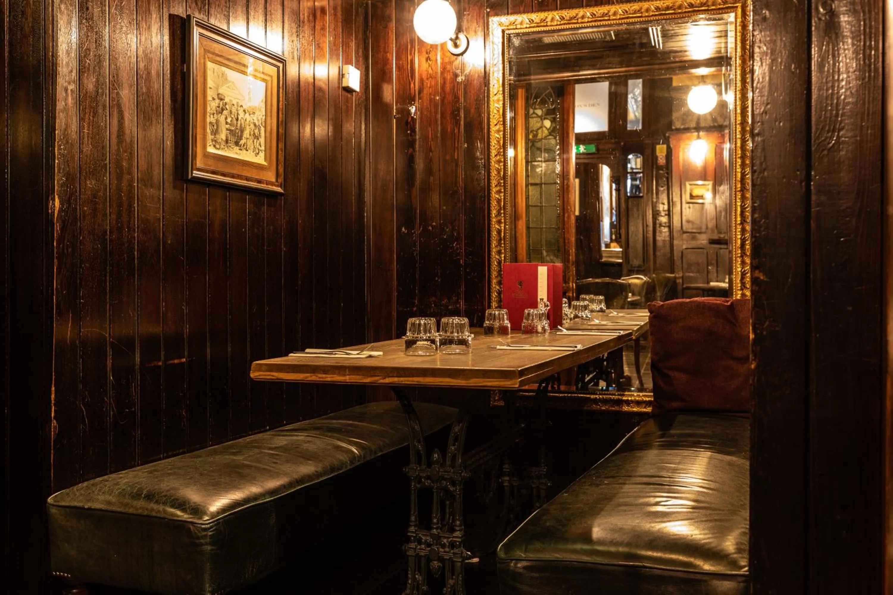 Restaurant/places to eat in Fox and Anchor