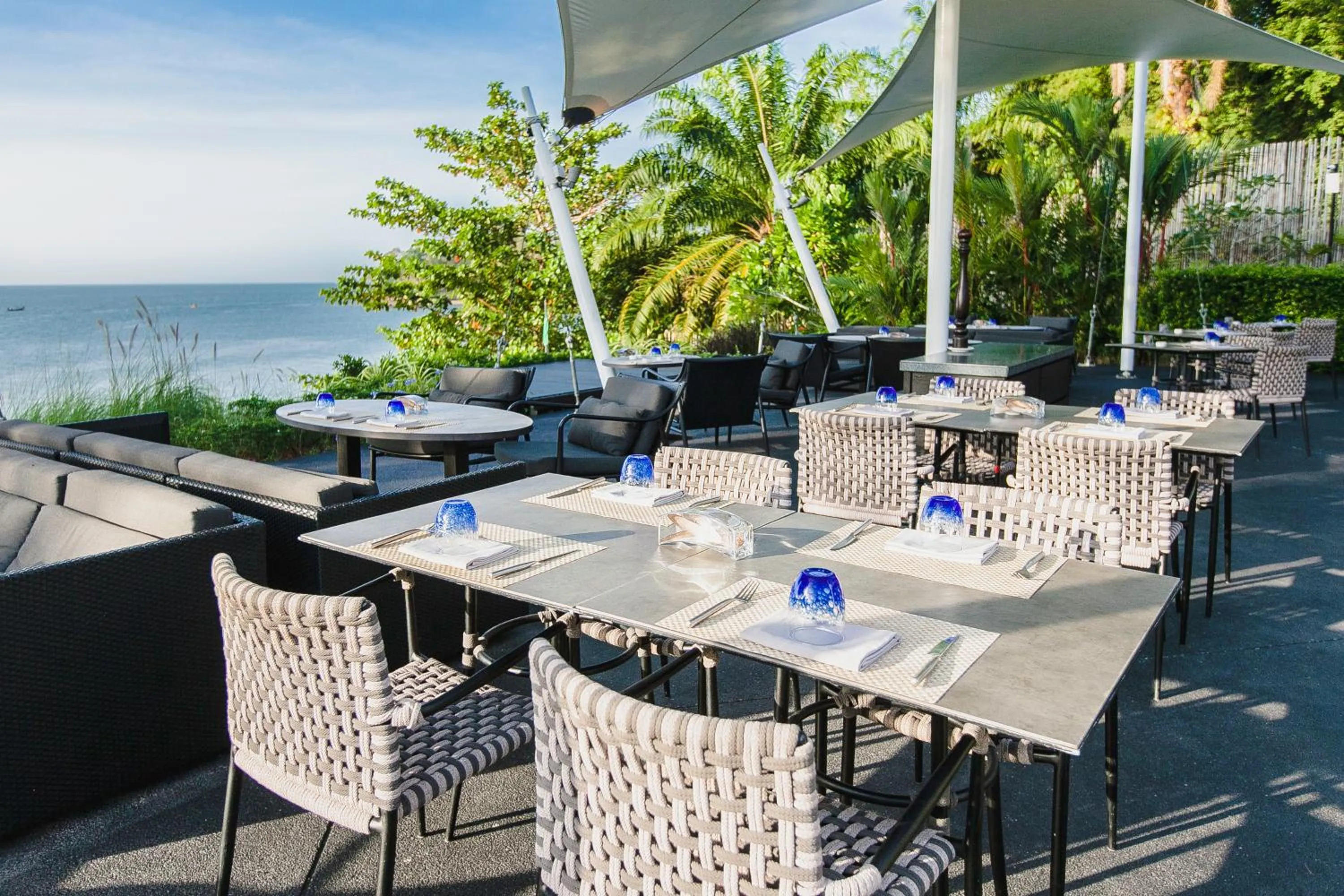 Restaurant/places to eat in The ShellSea Krabi I Luxury Beach Front Resort & Pool Villa