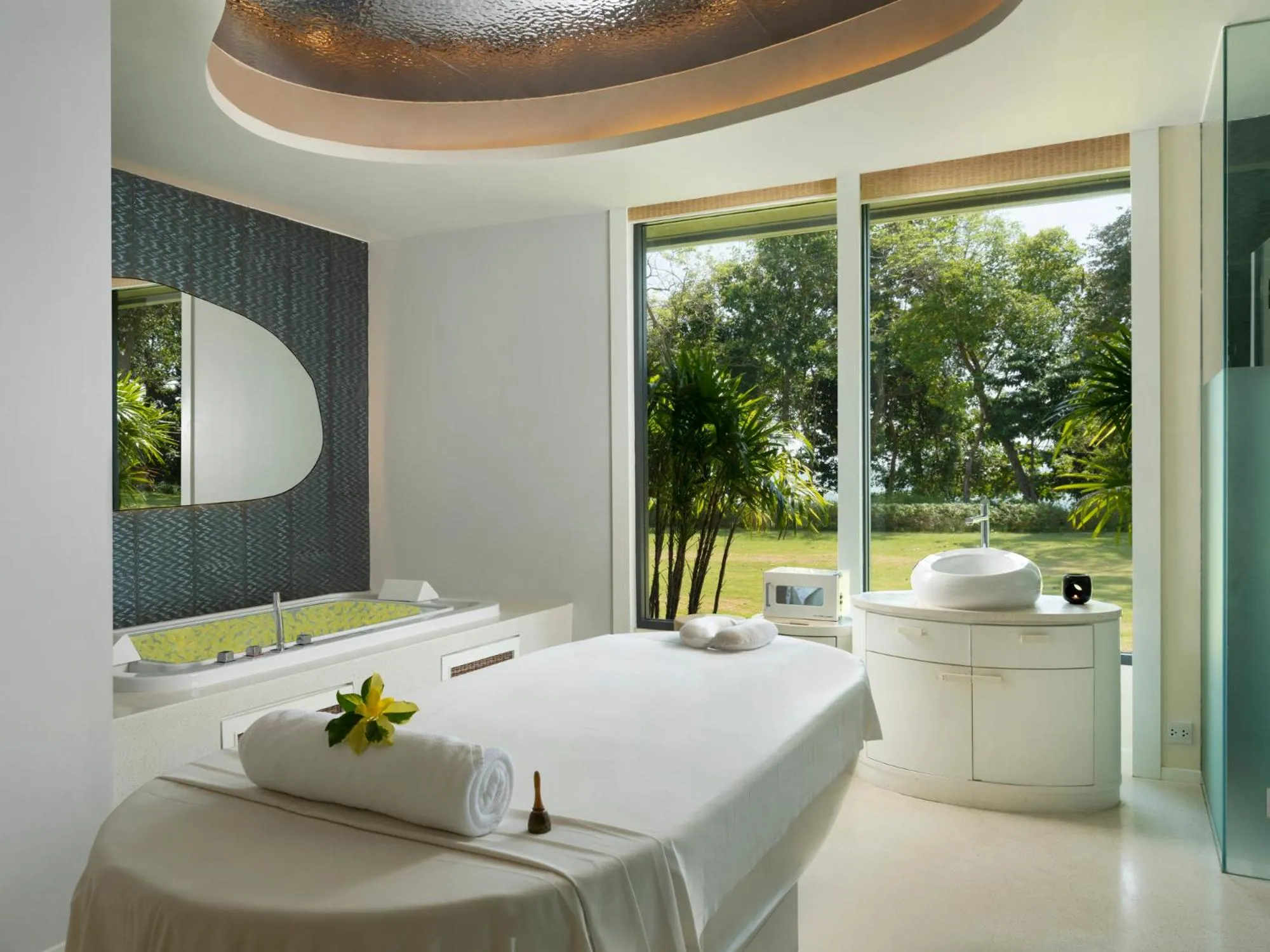 Spa and wellness centre/facilities, Bed in The ShellSea Krabi I Luxury Beach Front Resort & Pool Villa