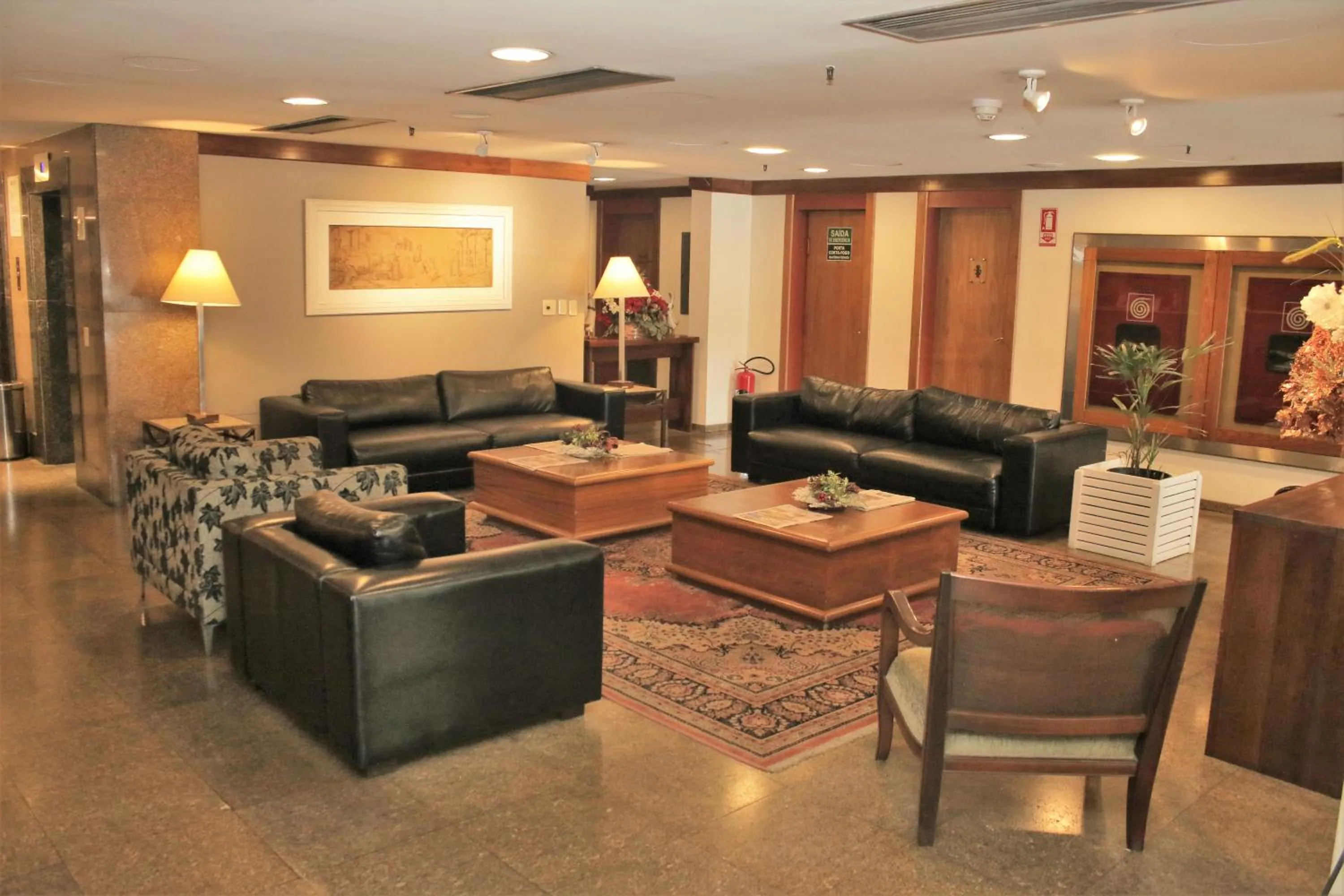 Lobby or reception in Continental Porto Alegre by Samba