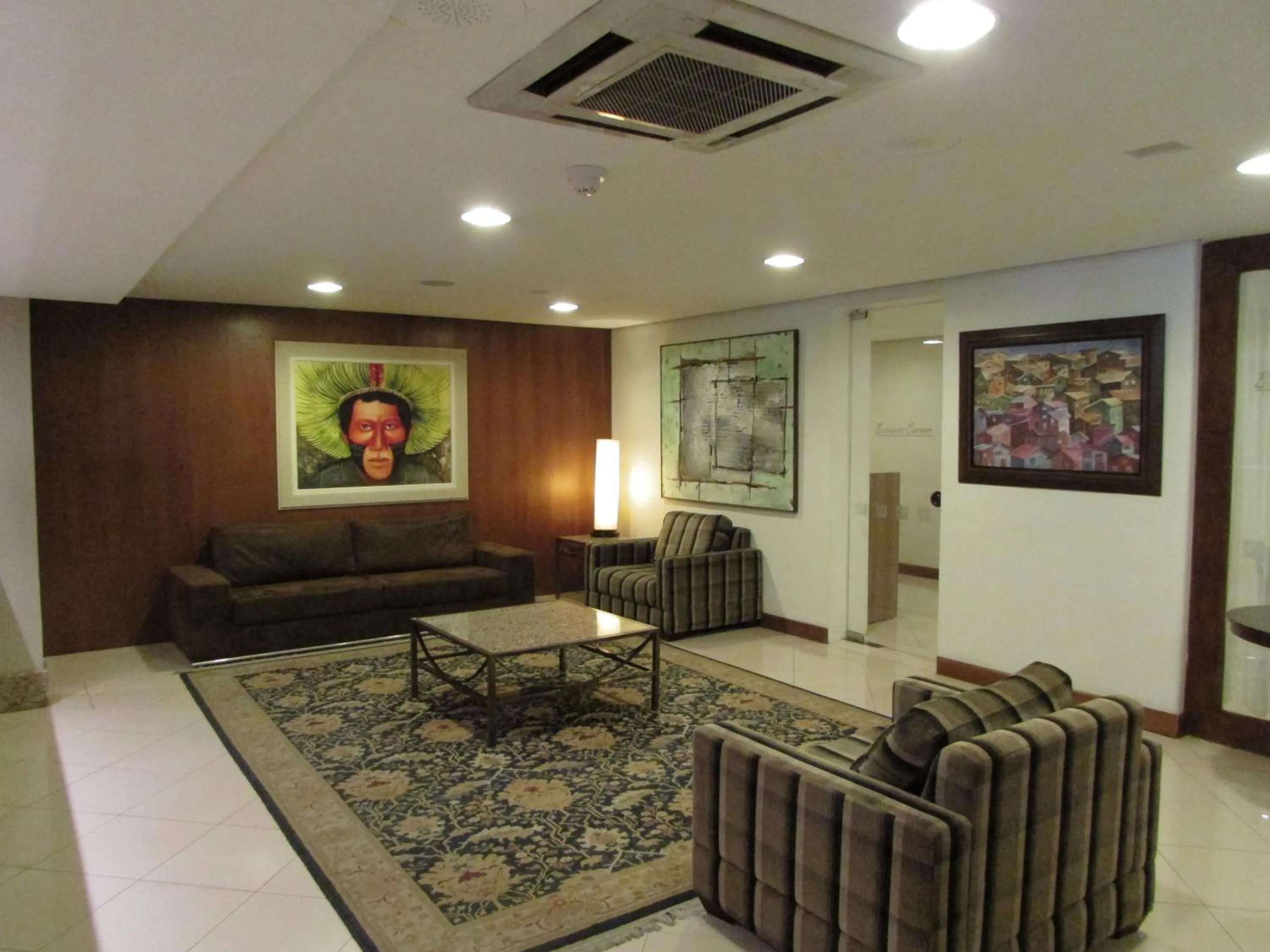 Lobby or reception in Continental Porto Alegre by Samba