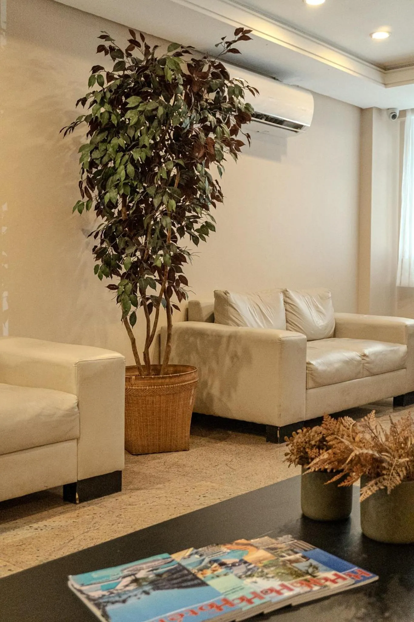 Lobby or reception in D8 Hotel