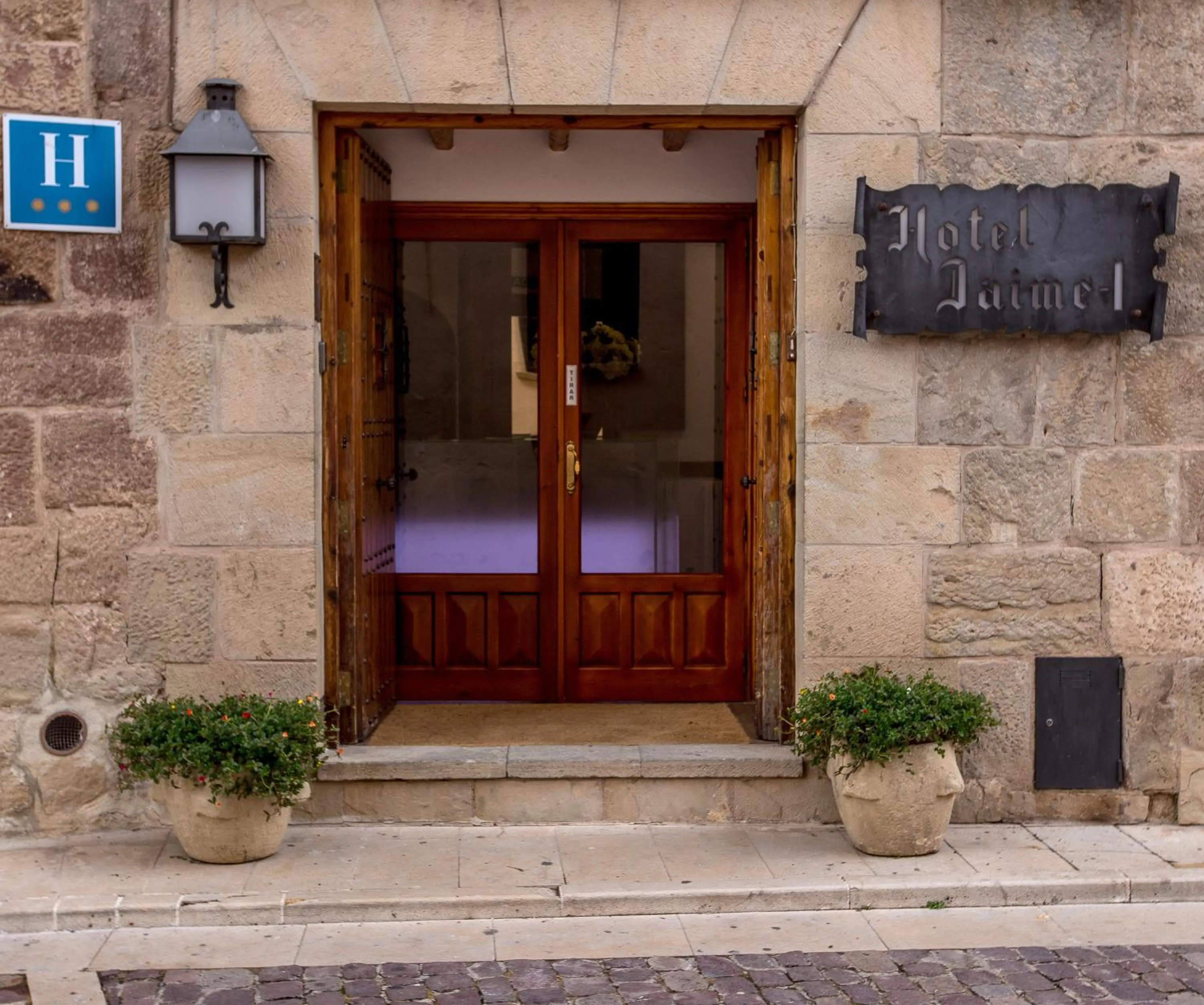 Facade/entrance in Hotel Jaime I