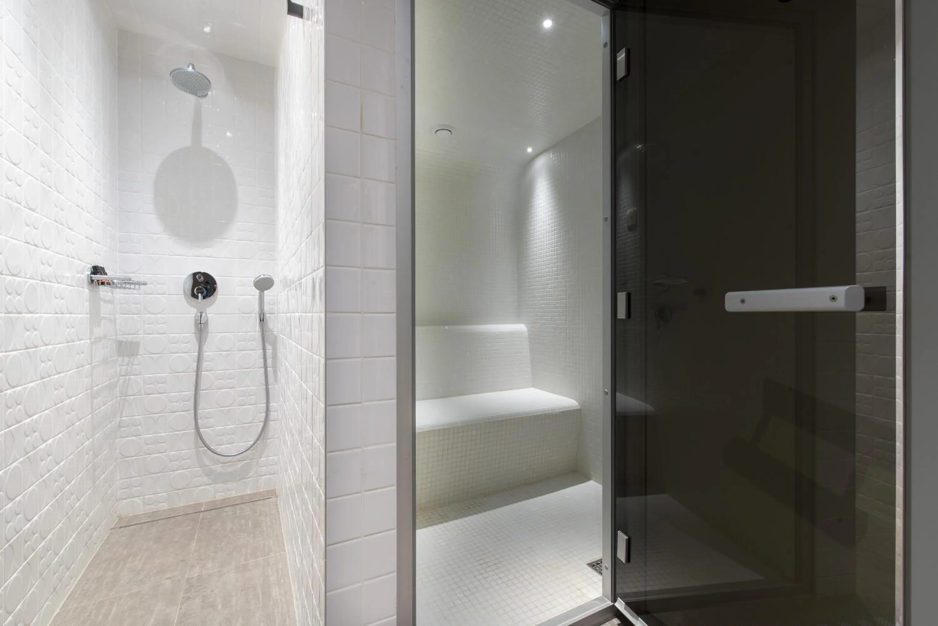 Steam room in Hotel Peteani