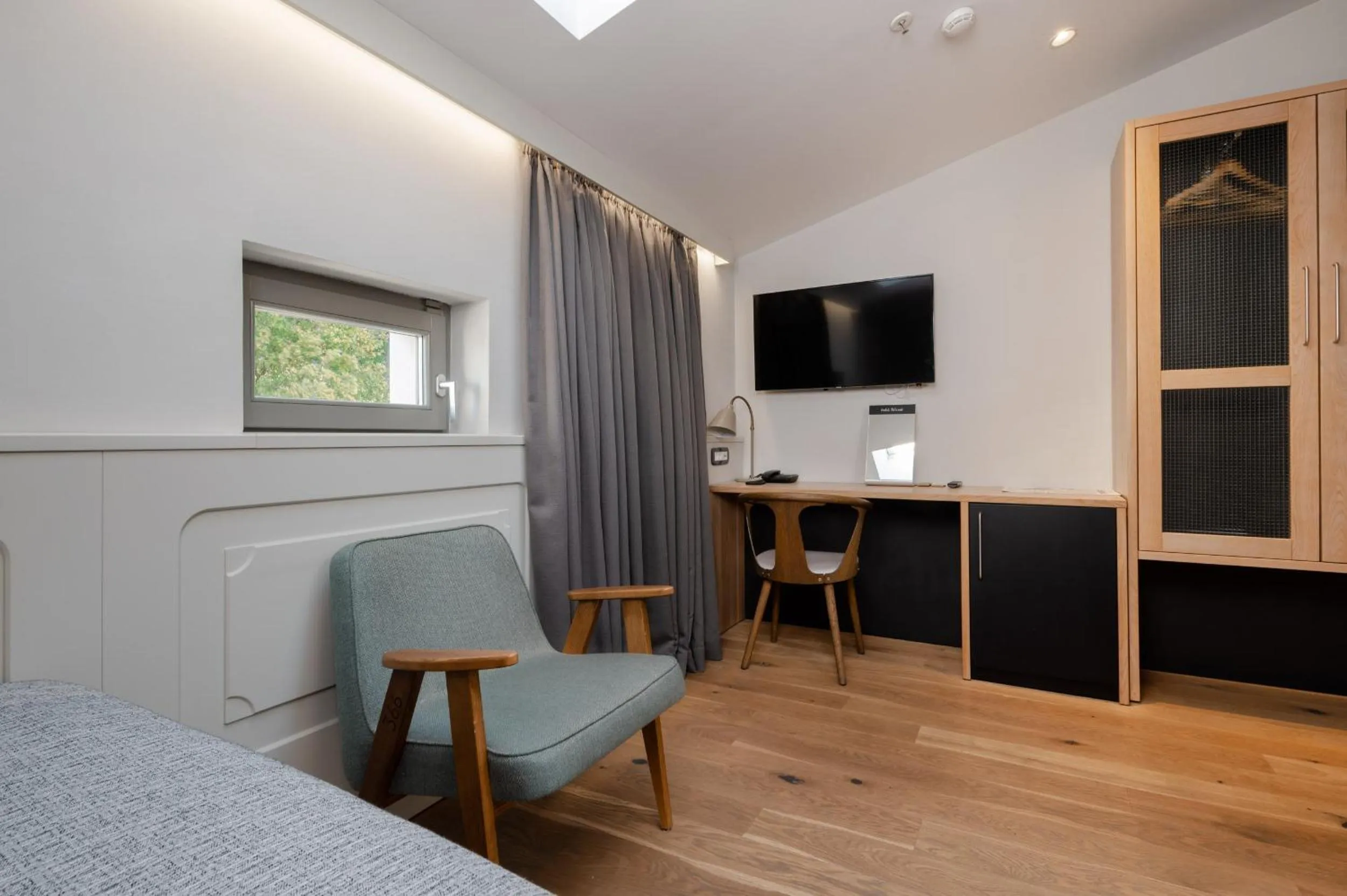 TV and multimedia, Bed in Hotel Peteani