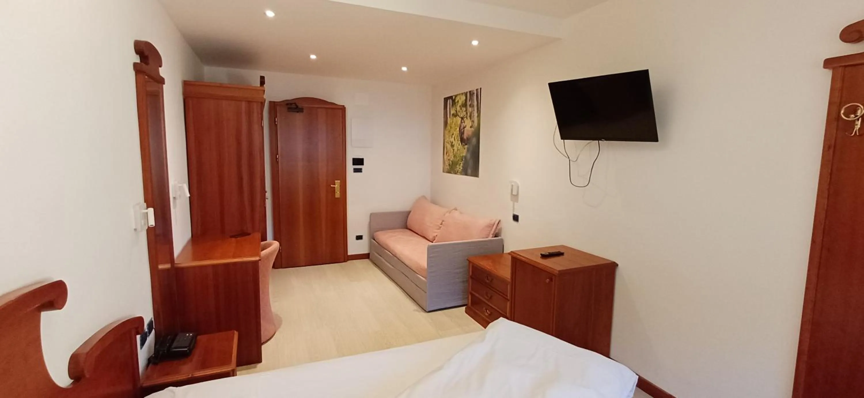 Bedroom, Bed in Hotel Moena