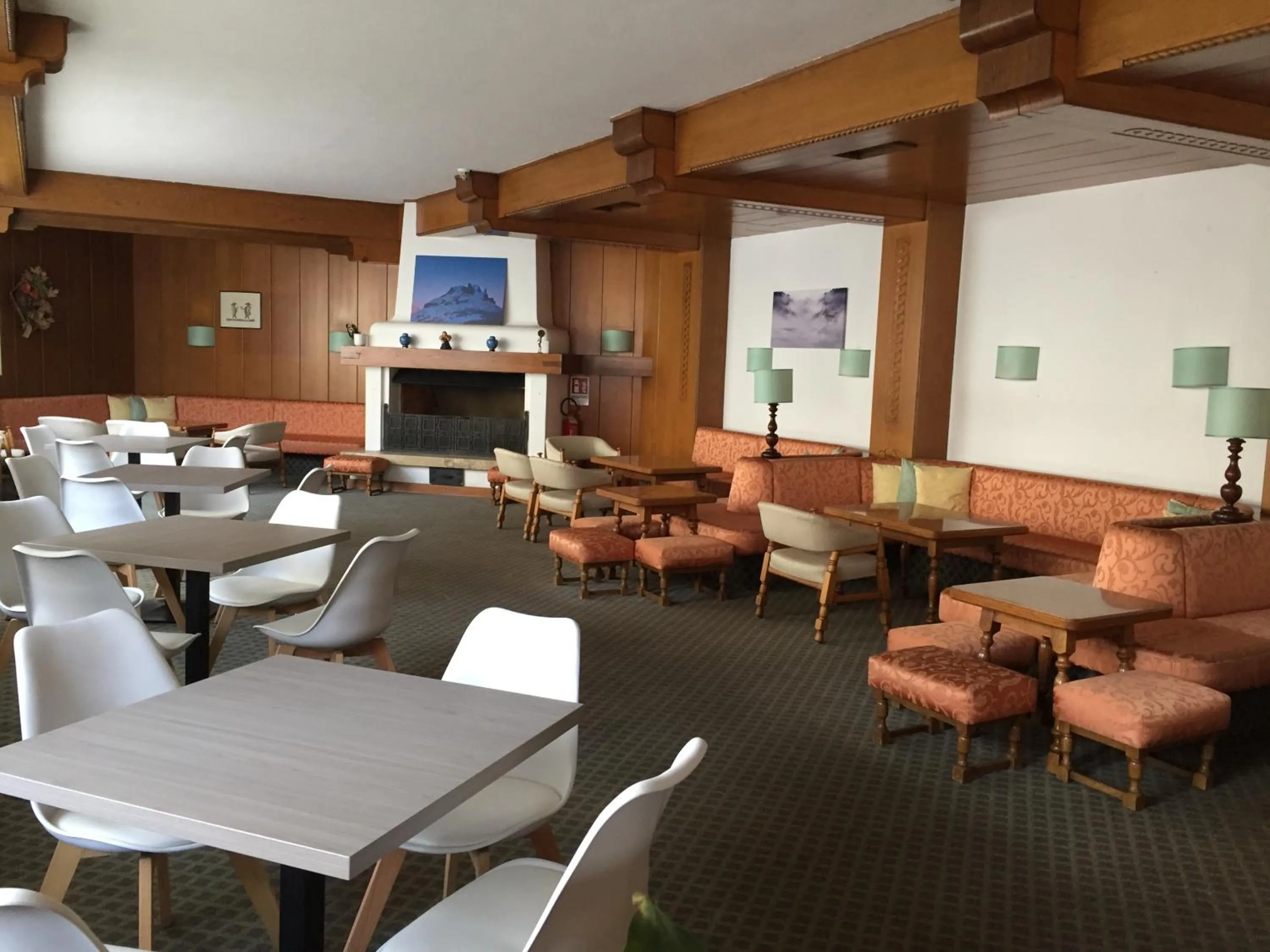 Communal lounge/ TV room in Hotel Moena