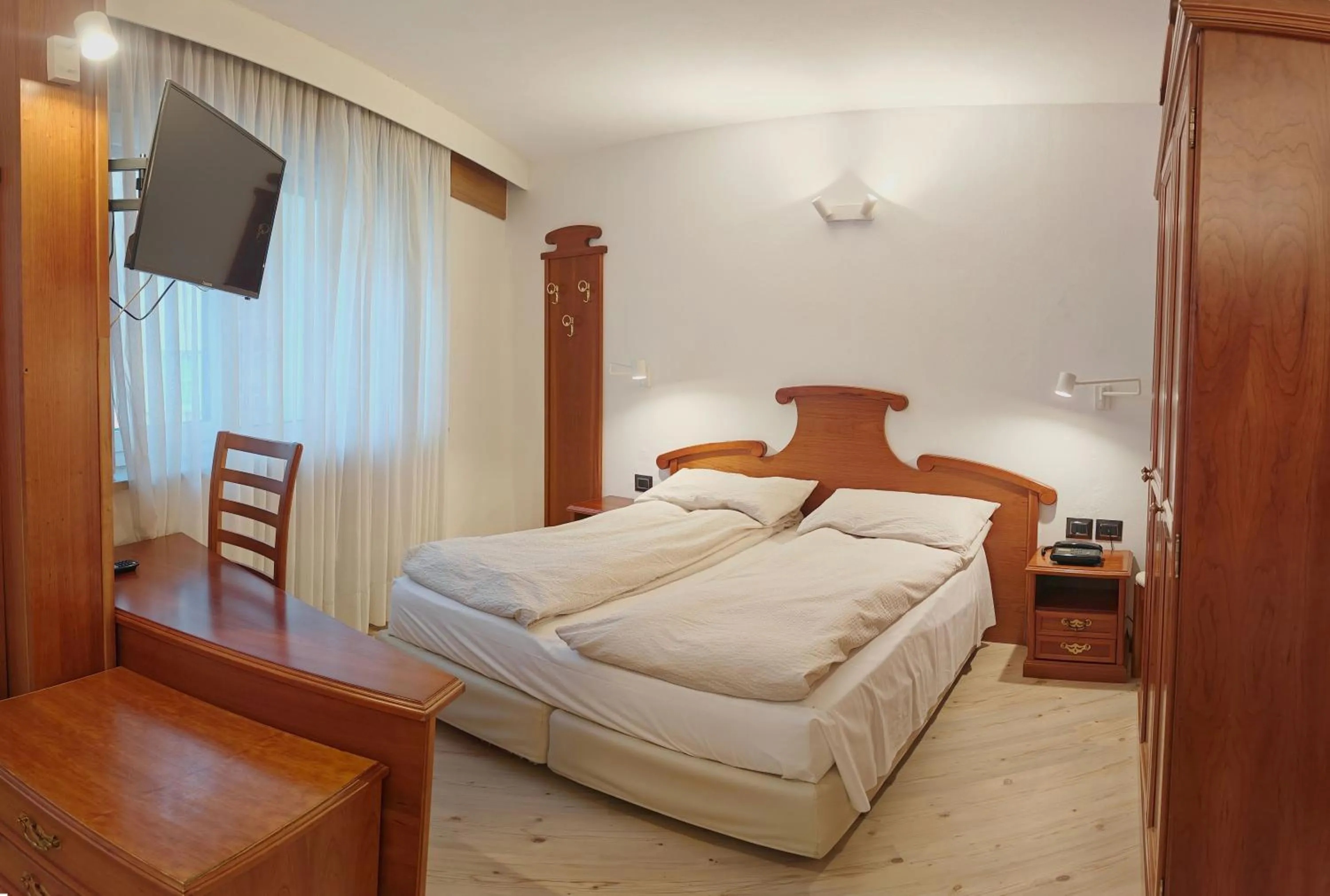 Bedroom, Bed in Hotel Moena