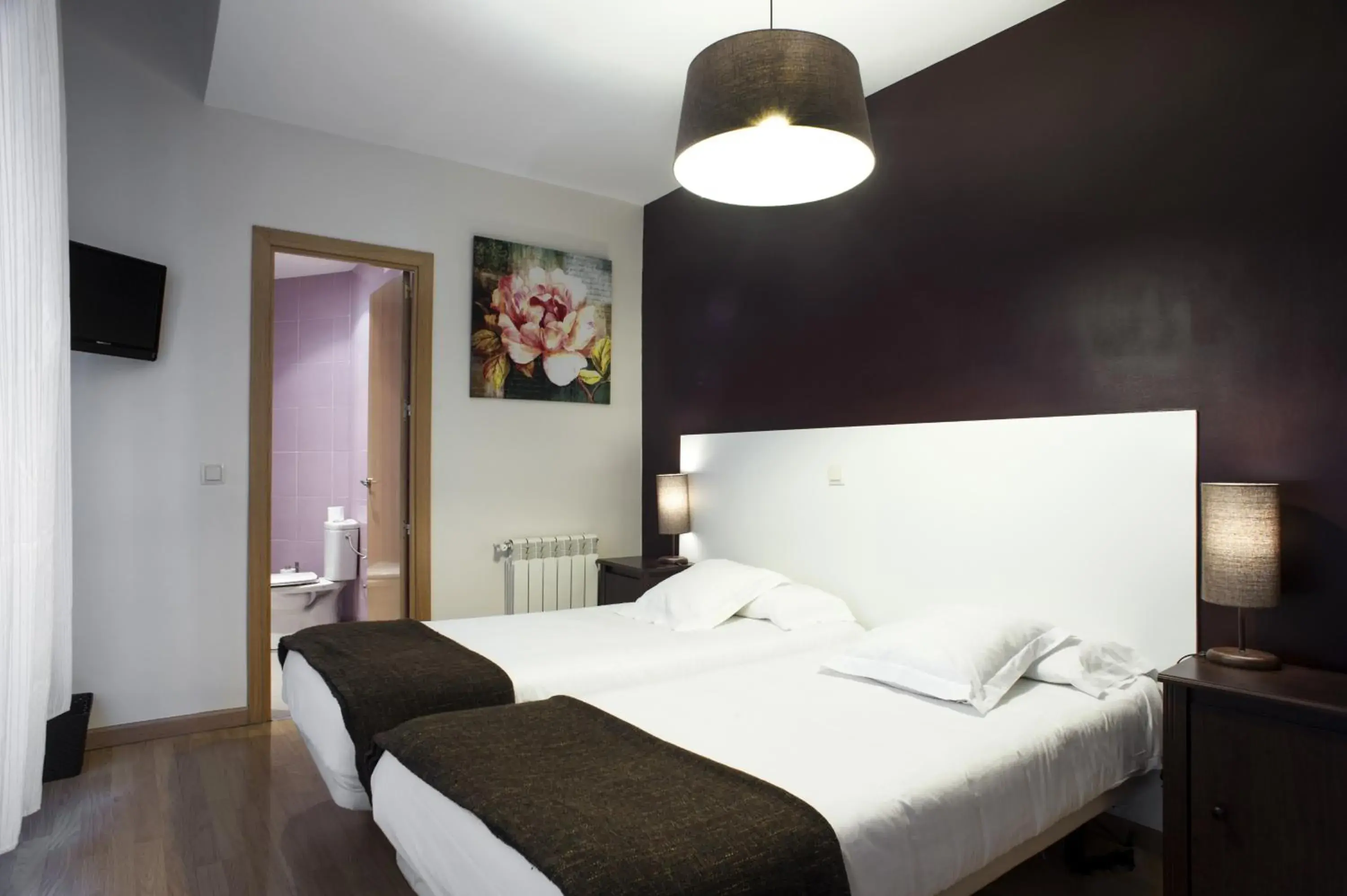 Twin Room in THC Gran Via Hostel Twin Room in THC Gran Via Hostel
