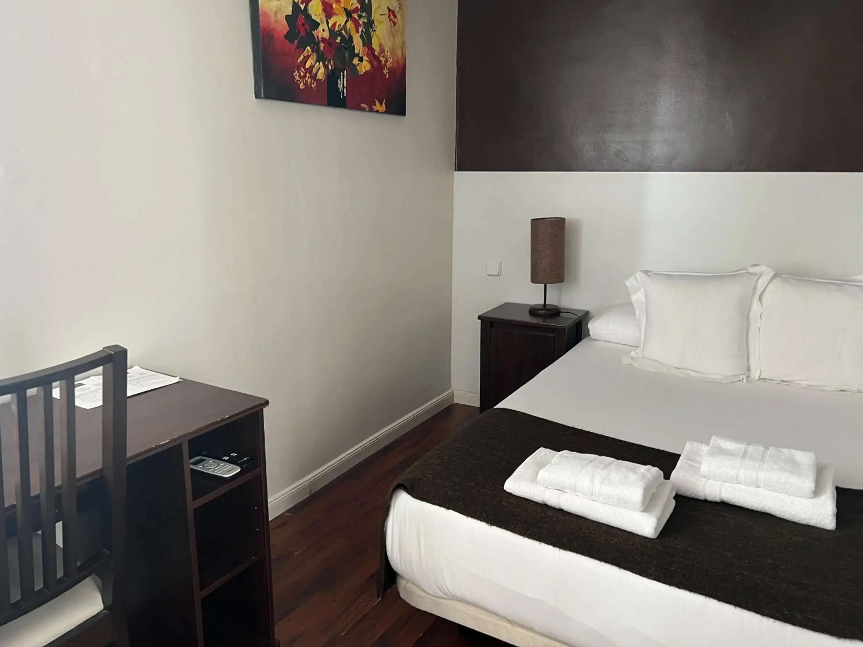 Small Double Room in THC Gran Via Hostel Small Double Room in THC Gran Via Hostel