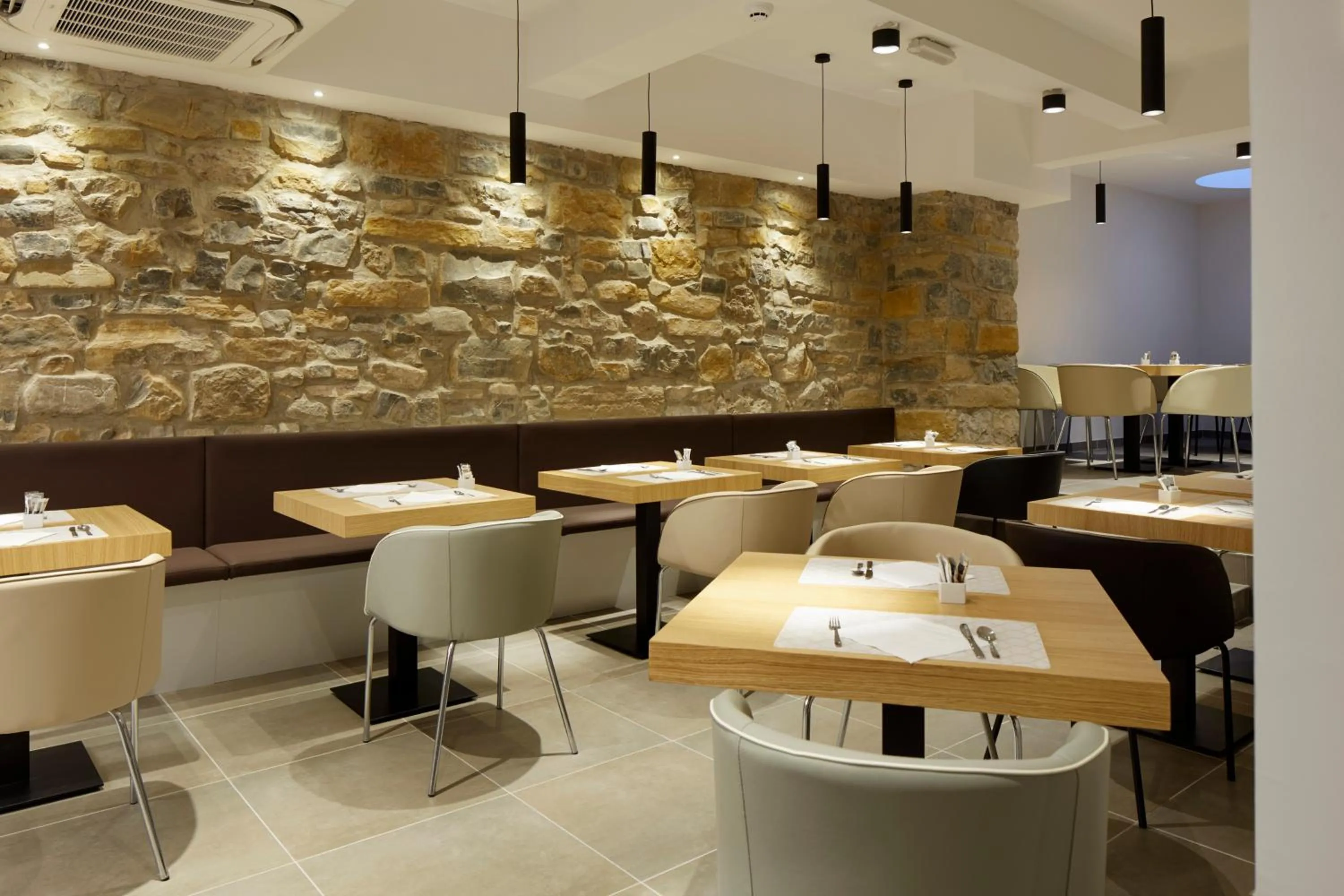 Restaurant/places to eat in HOTEL ARRiZUL CONGRESS