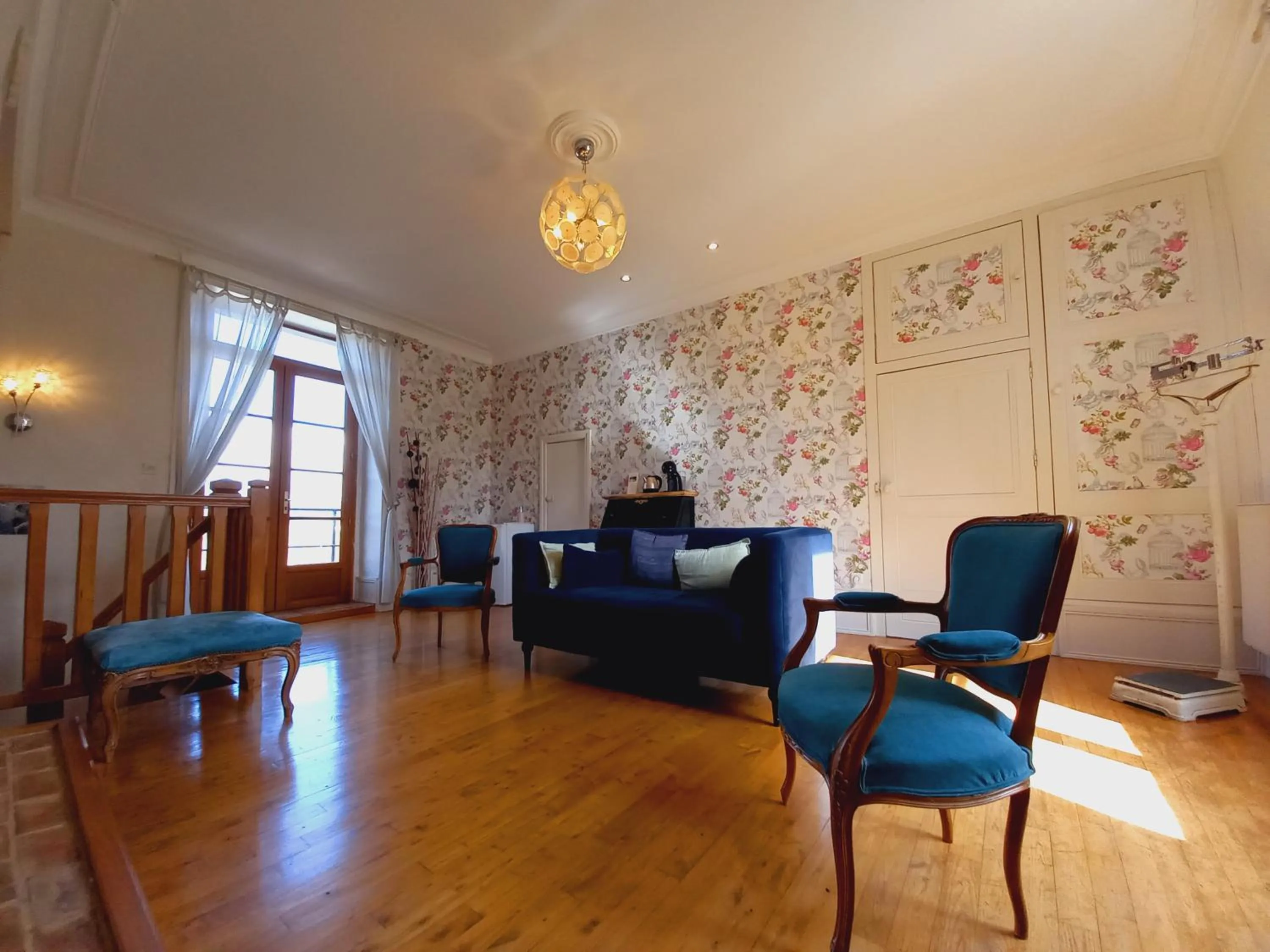 Property building in Au pays de Jacquou : Chambre d’hôtes et table d’hôtes