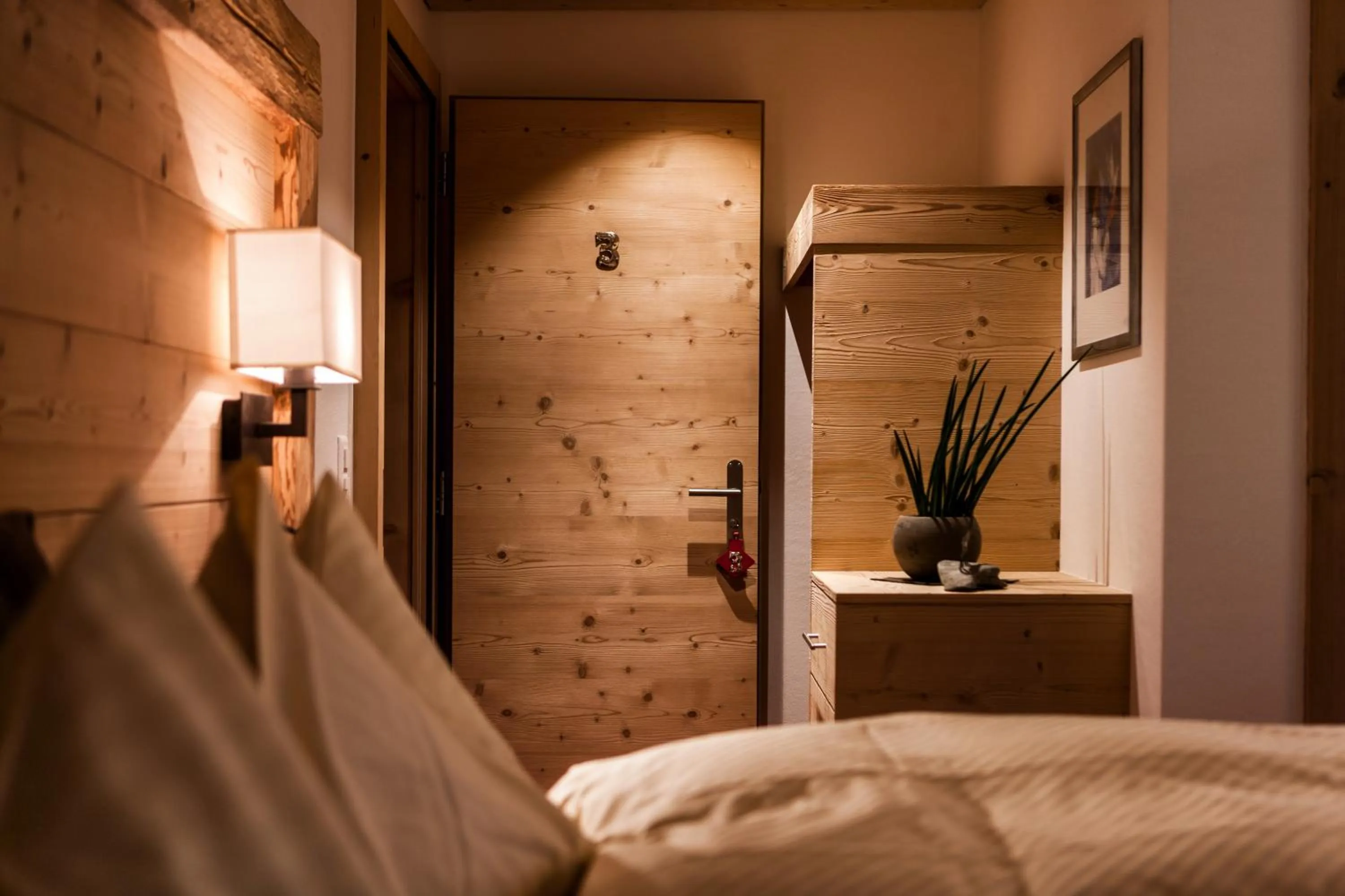 Decorative detail, Bed in AlpinArosa