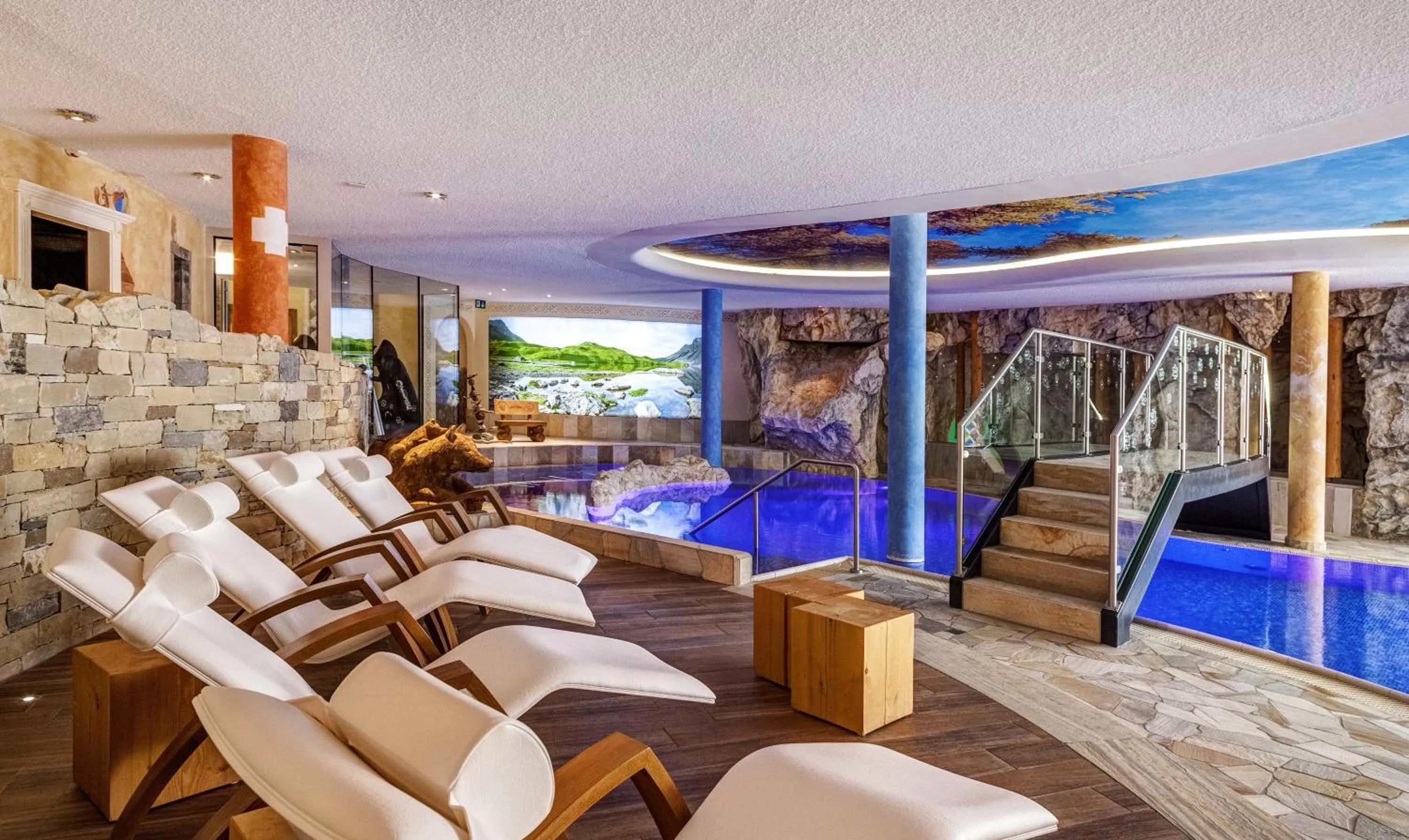 Swimming pool in AlpinArosa