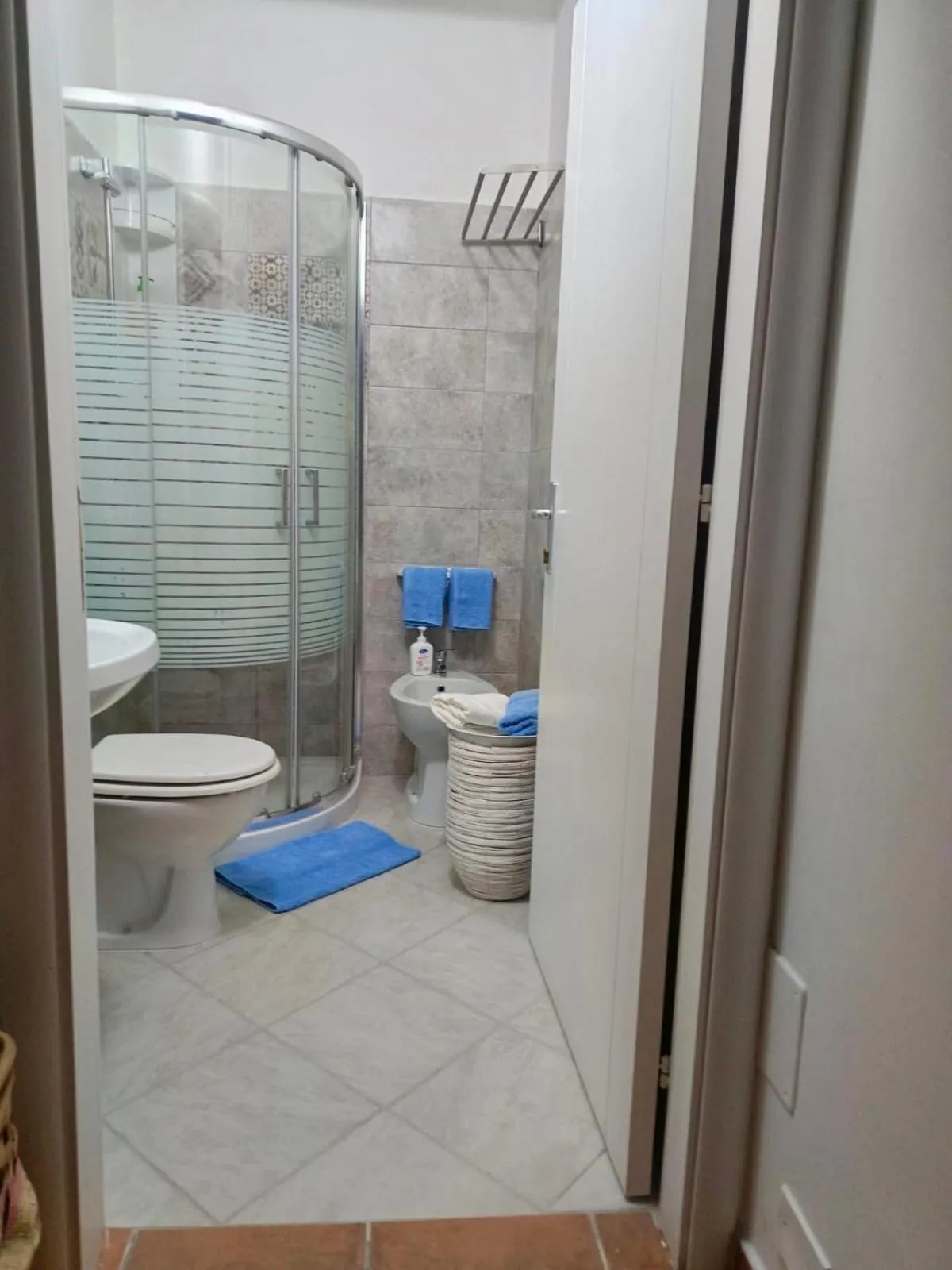 Shower in B&B Casavecchia