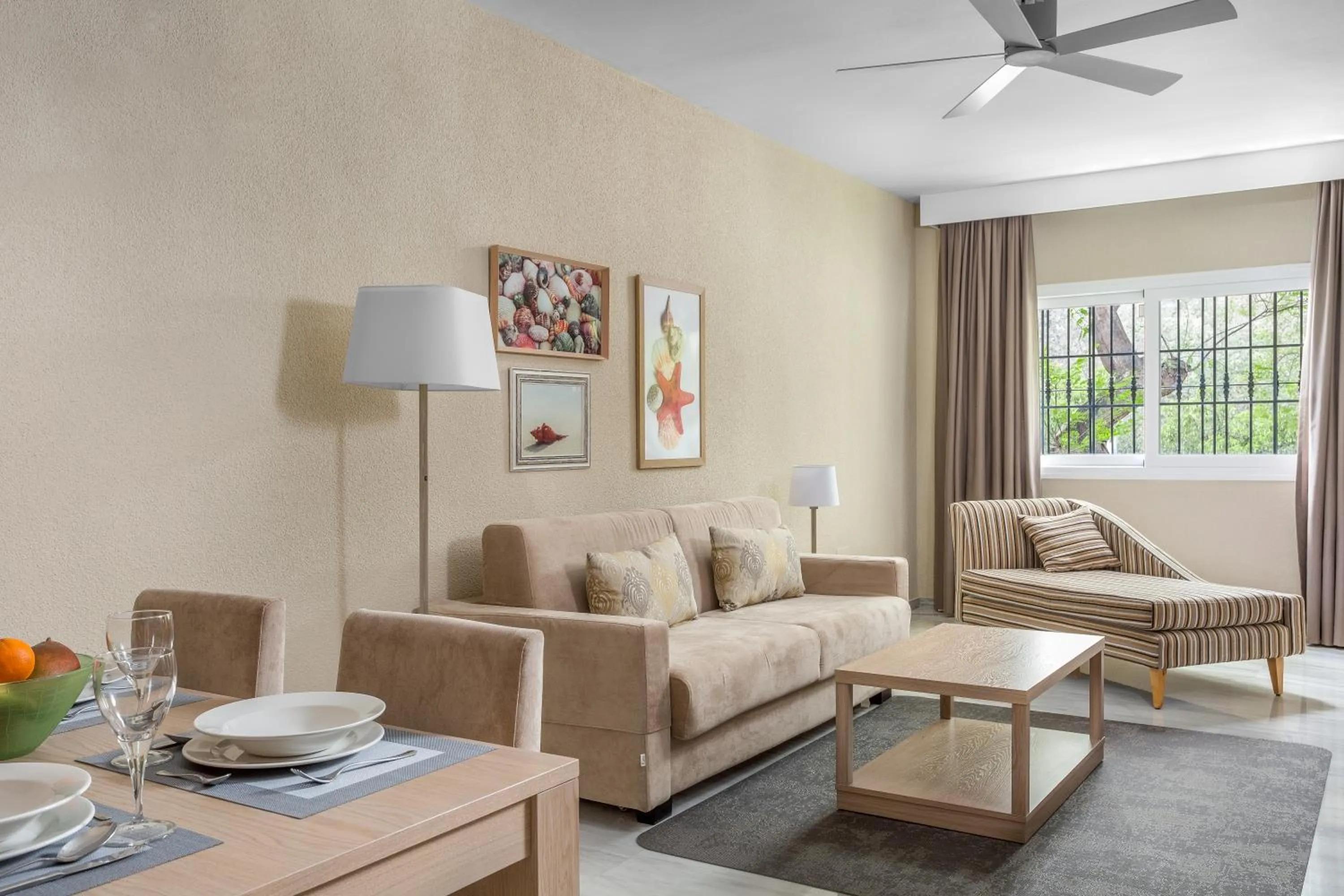 Living room in Royal Oasis Club at Pueblo Quinta