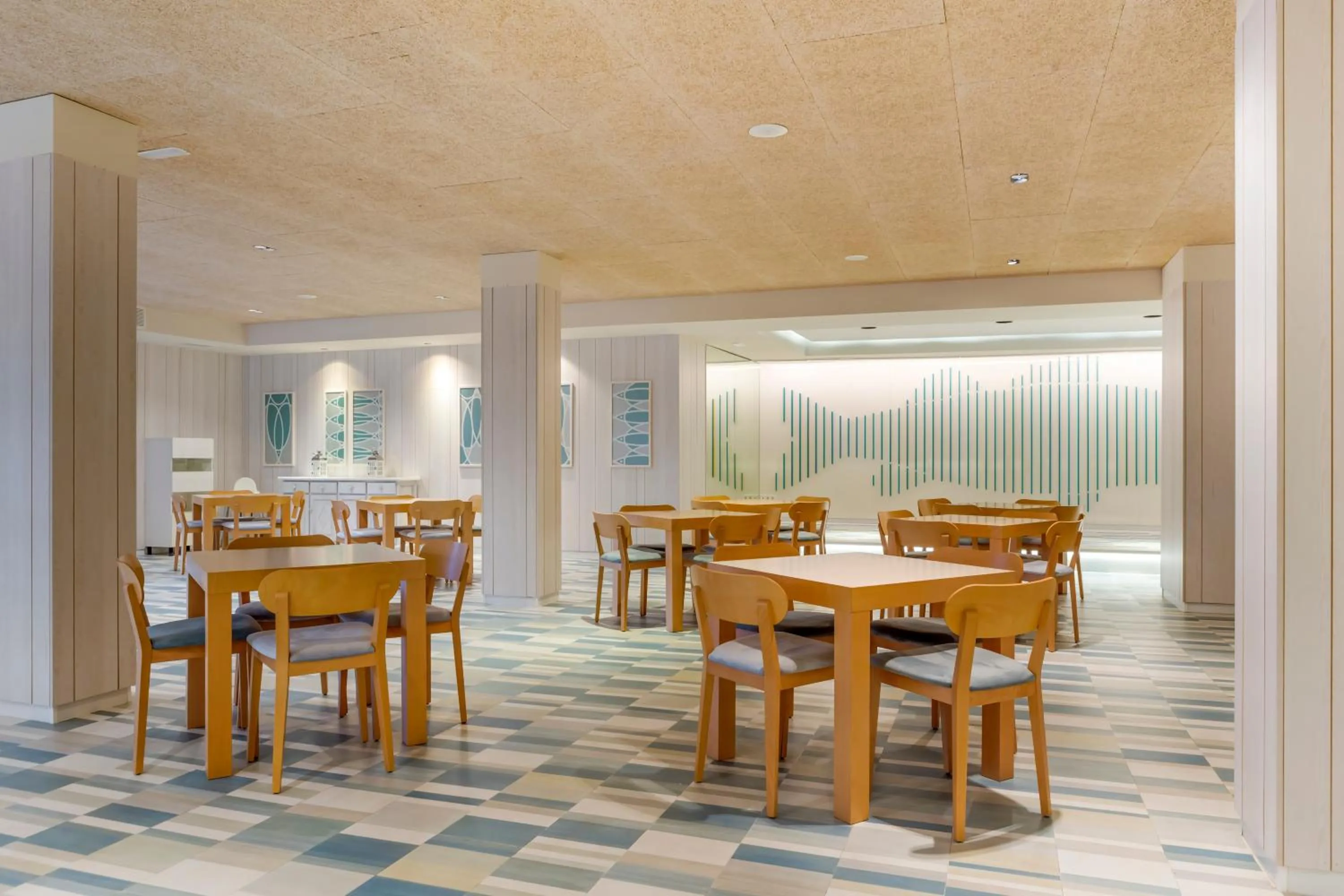 Restaurant/places to eat in Royal Oasis Club at Pueblo Quinta