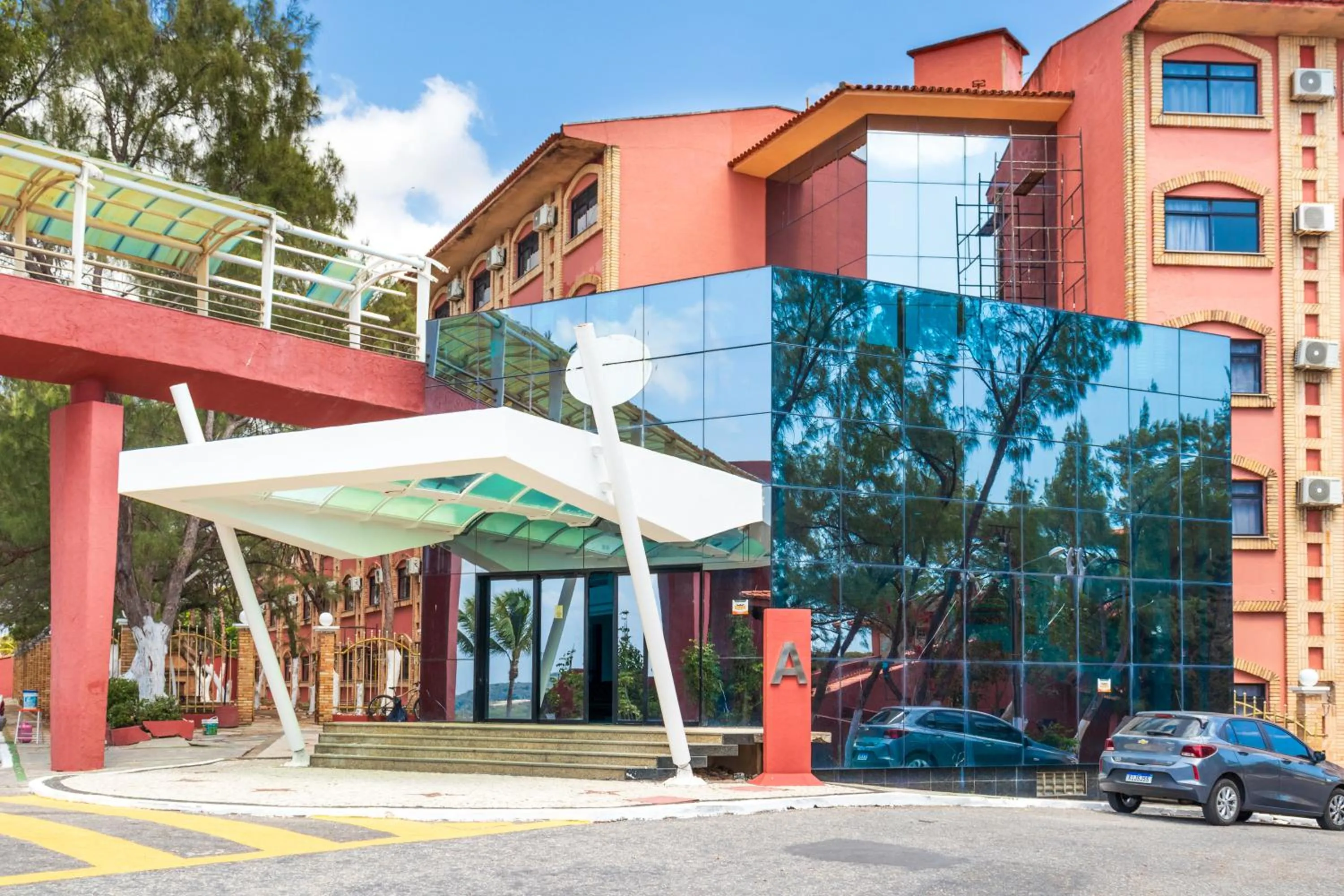 Property building in Porto d'Aldeia Hotel by Castelo Itaipava