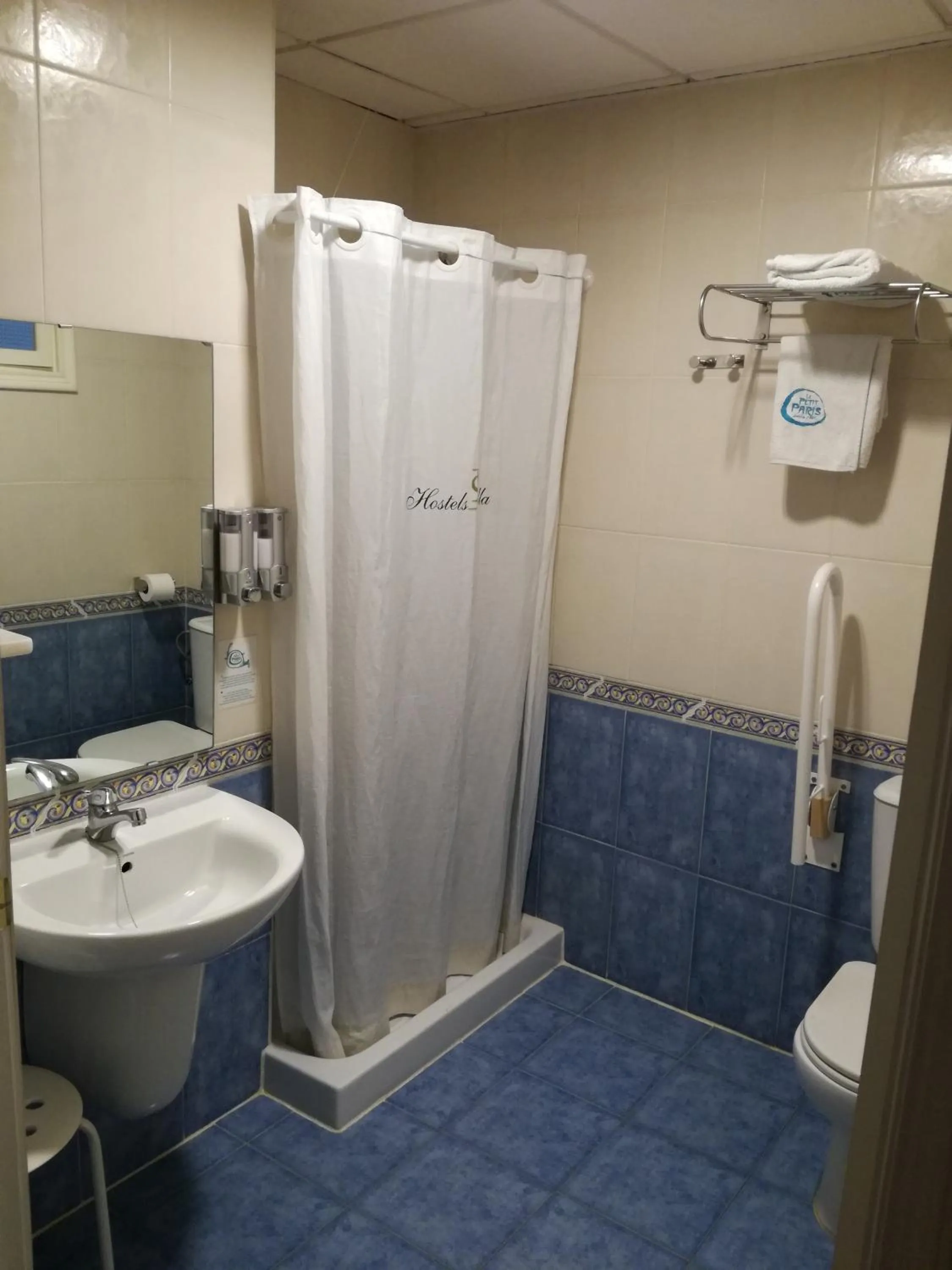 Bathroom in Le Petit Paris