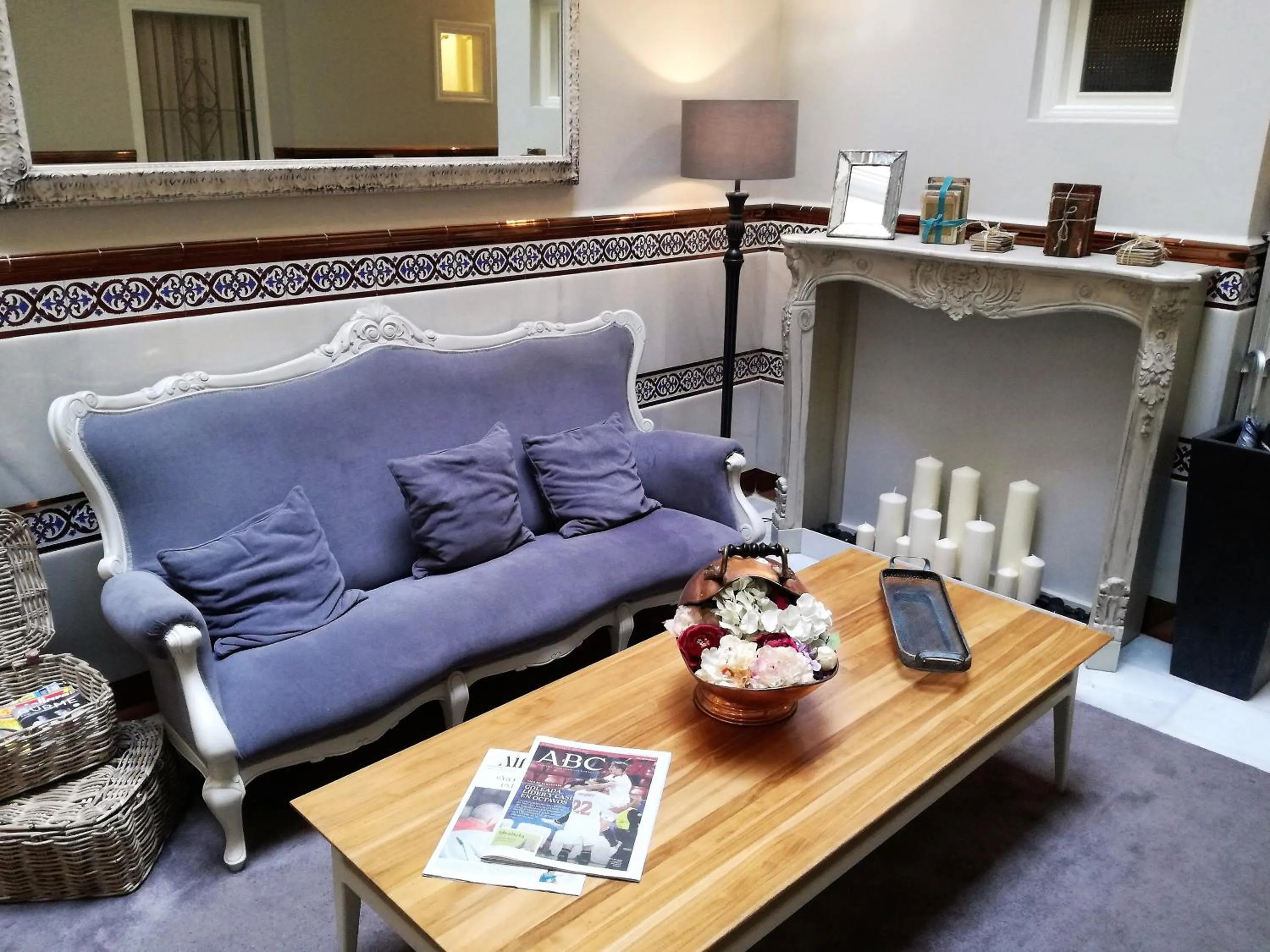 Lobby or reception in Le Petit Paris