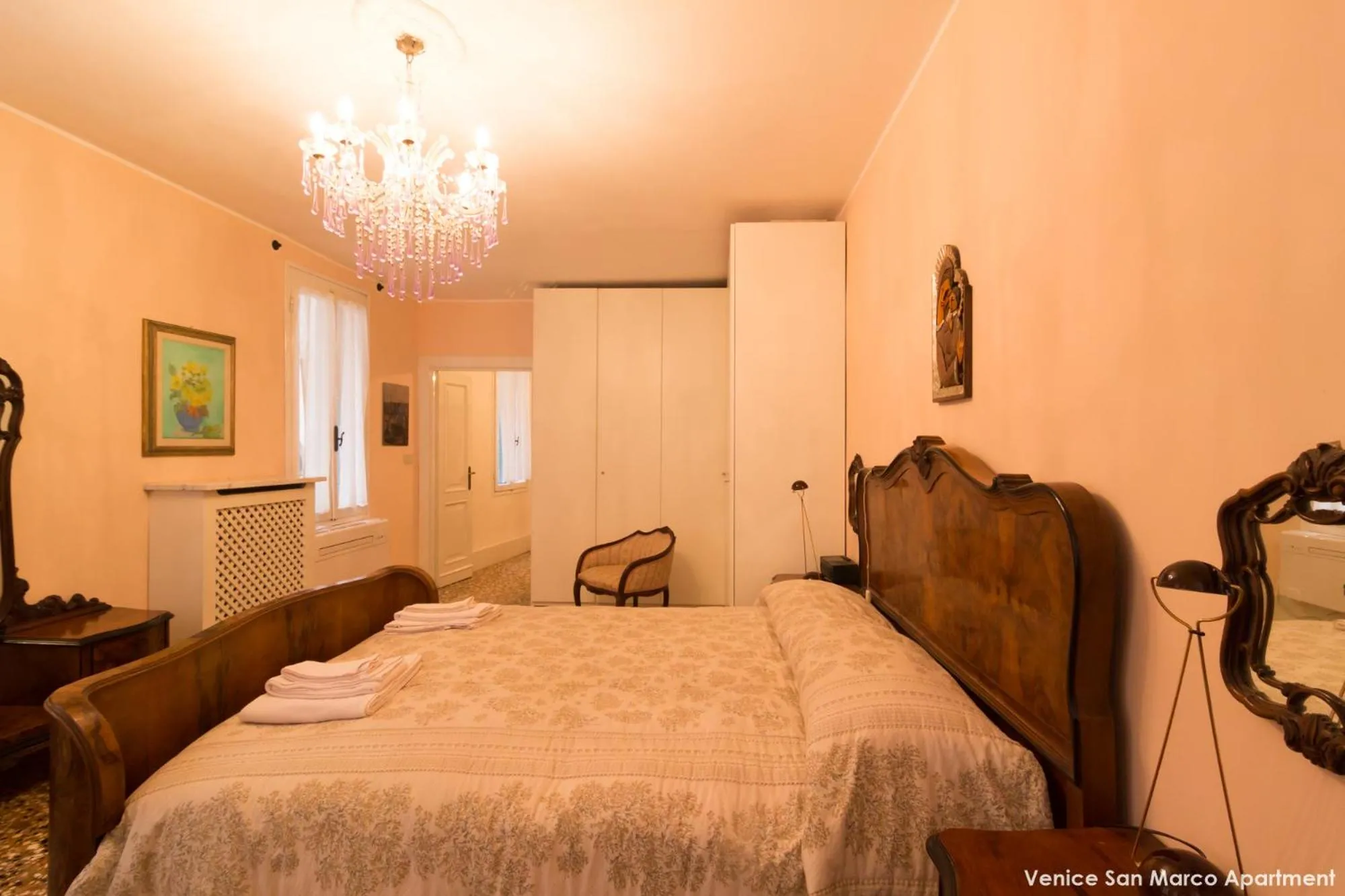 Bed in Venice San Marco Apartment