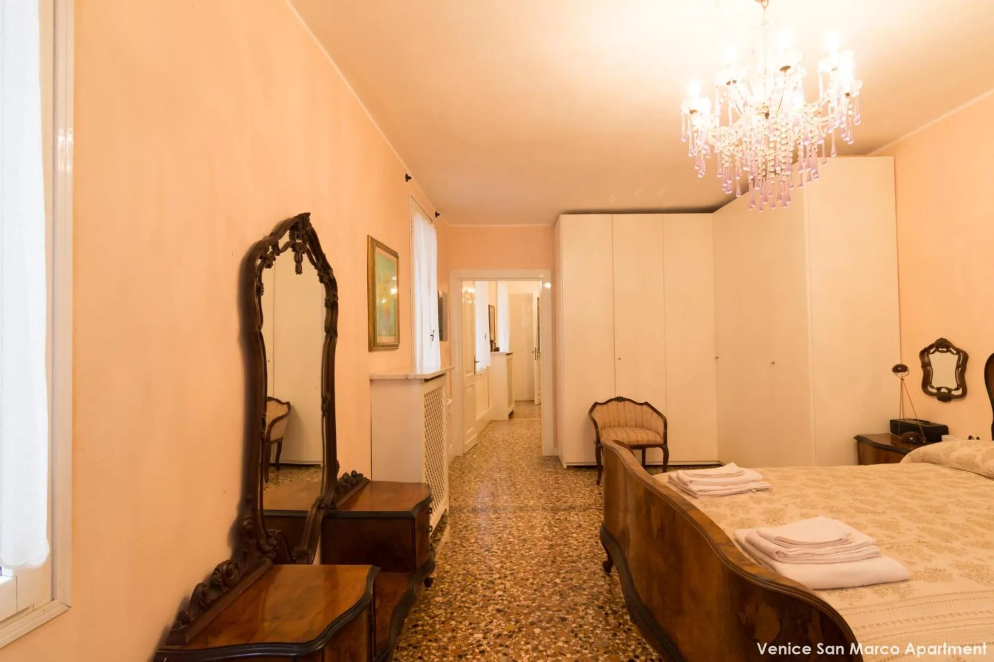 Bed in Venice San Marco Apartment