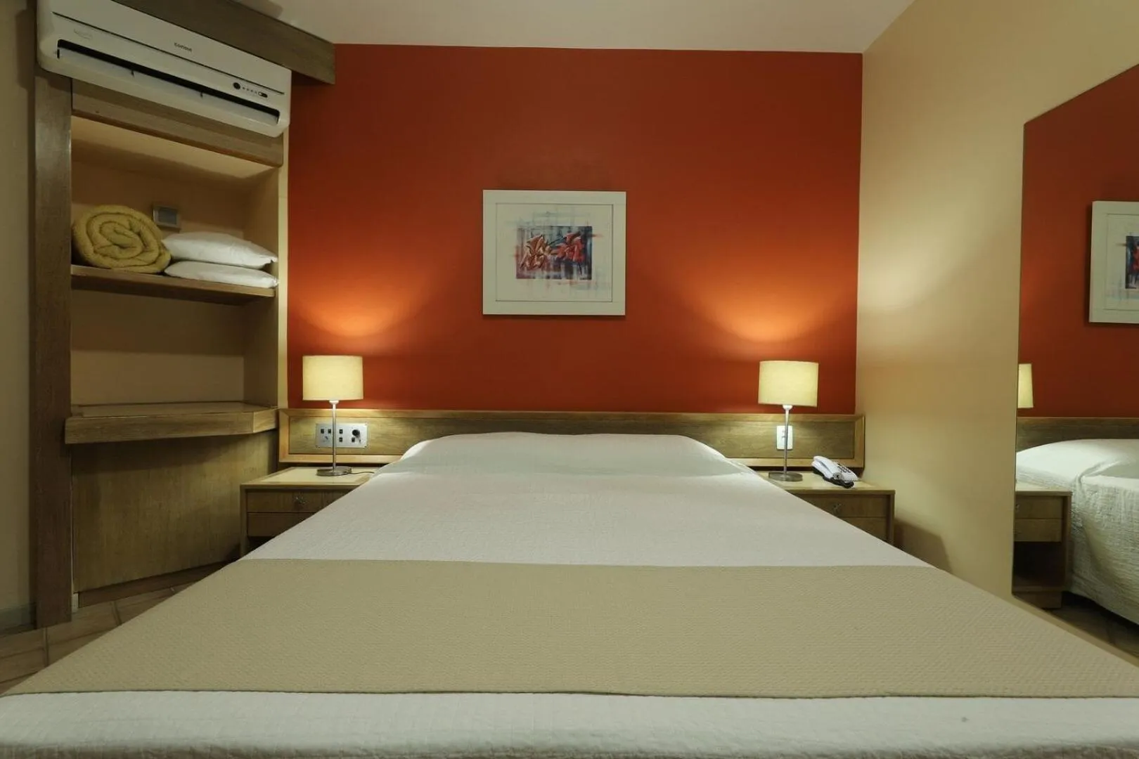 Bed in Ingleses Praia Hotel