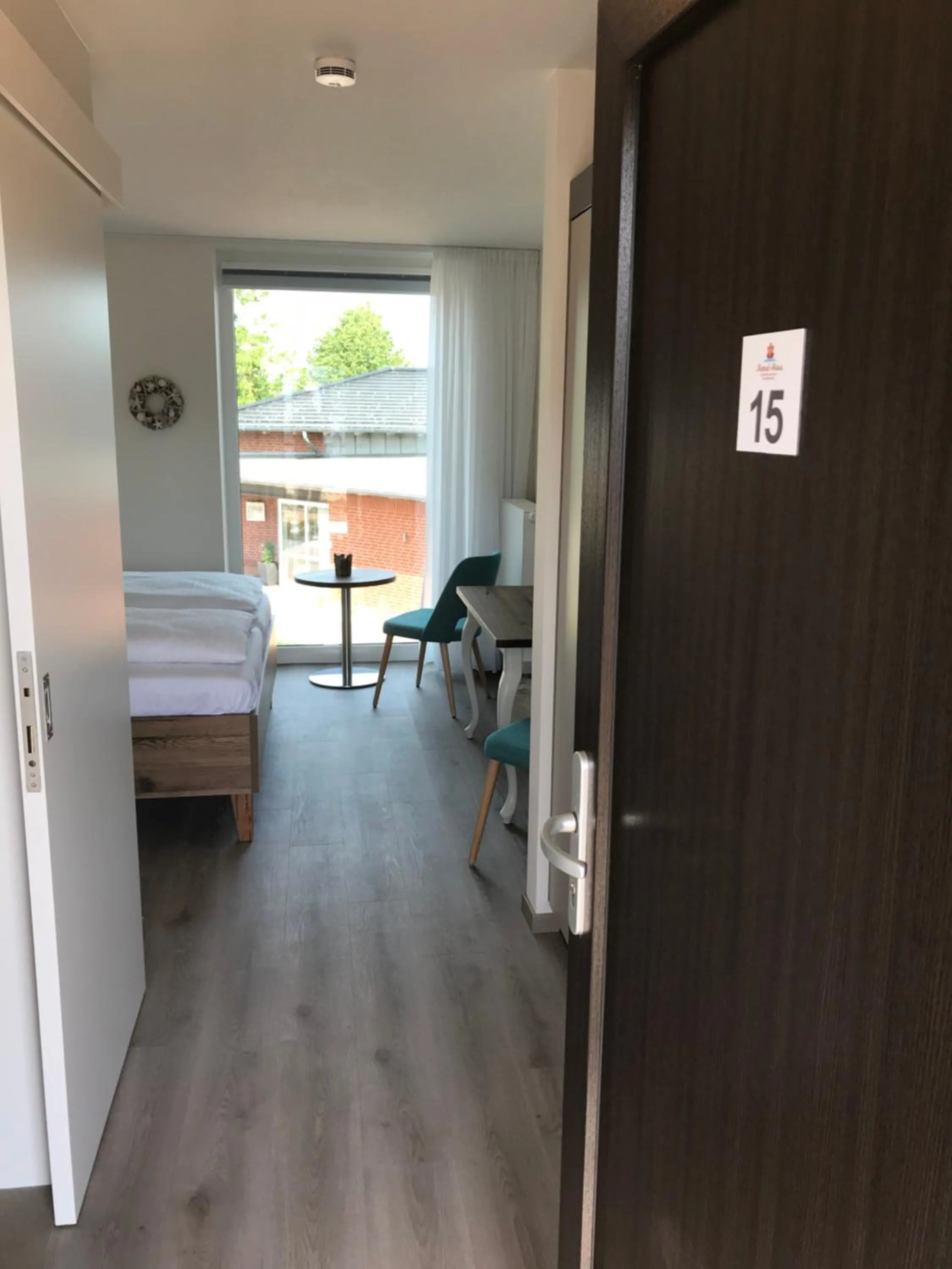 Bed in Kanal-Haus "Das Gästehaus direkt am NOK"