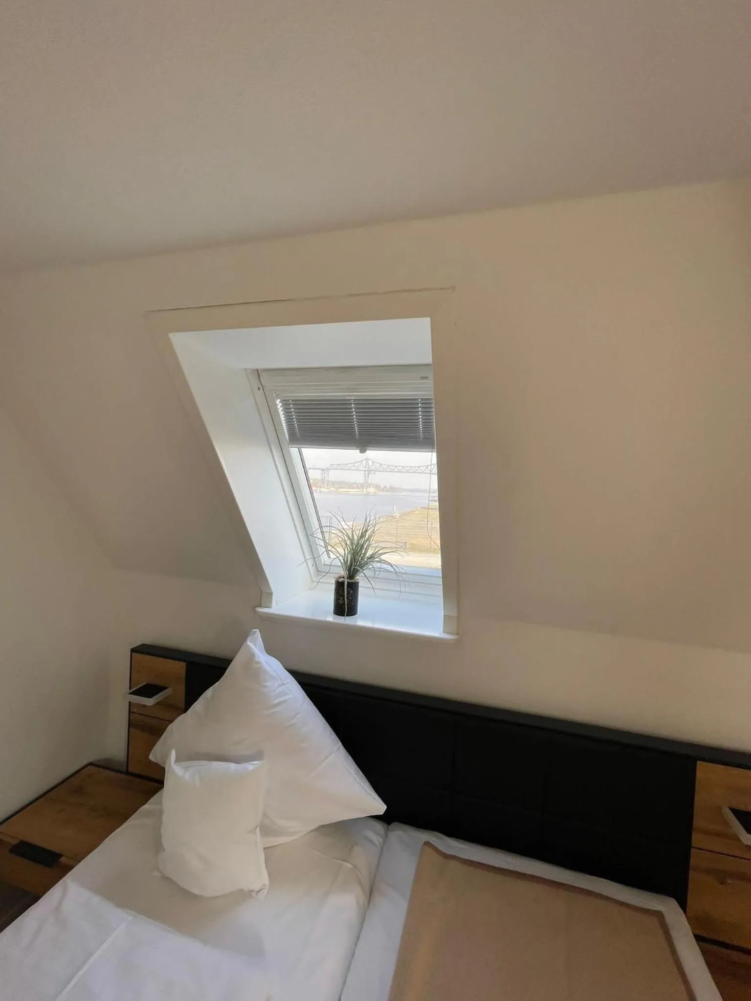 Bed in Kanal-Haus "Das Gästehaus direkt am NOK"