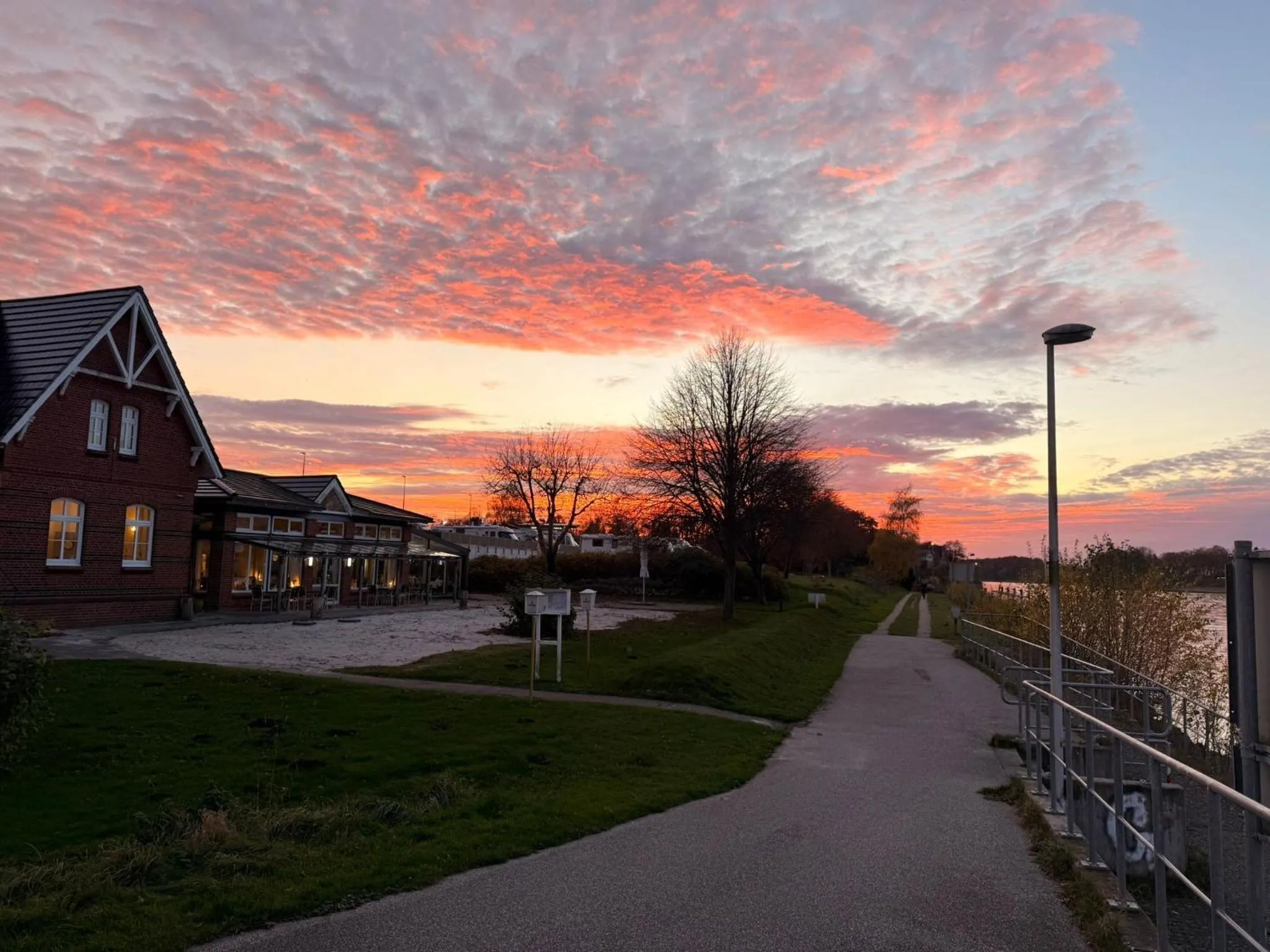 Kanal-Haus "Das Gästehaus direkt am NOK"