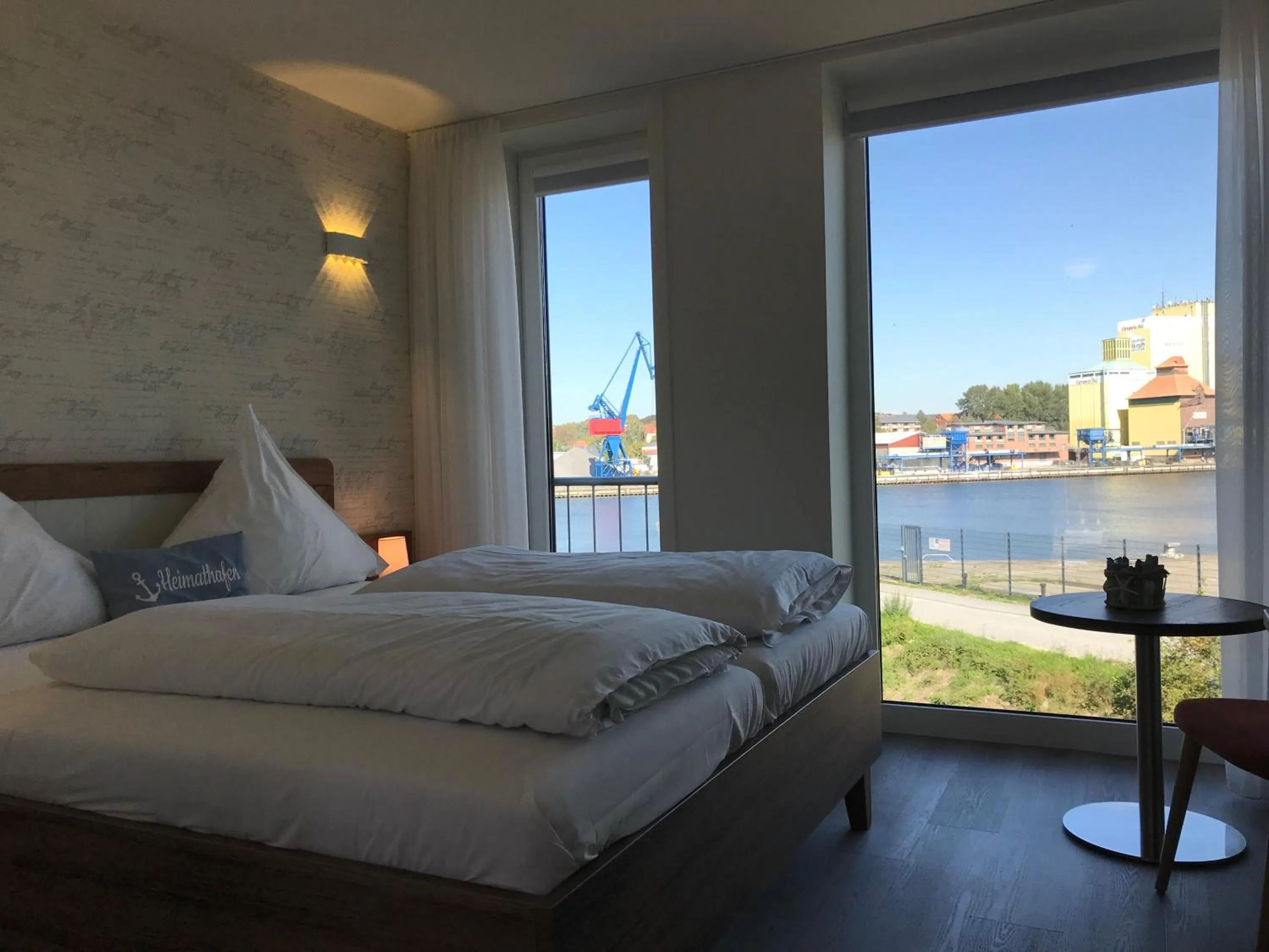 Bed in Kanal-Haus "Das Gästehaus direkt am NOK"