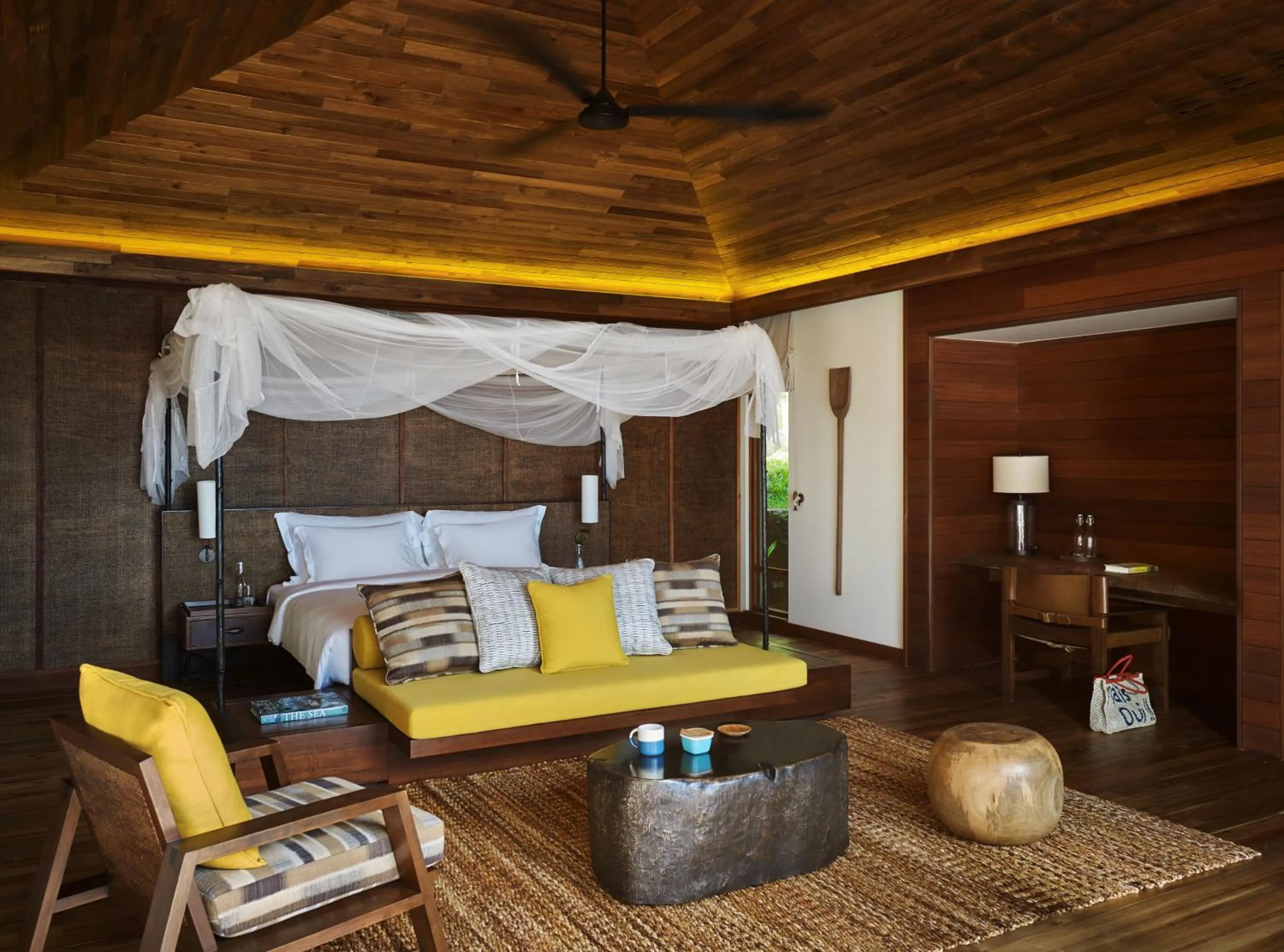 Bed in Six Senses Zil Pasyon, Seychelles