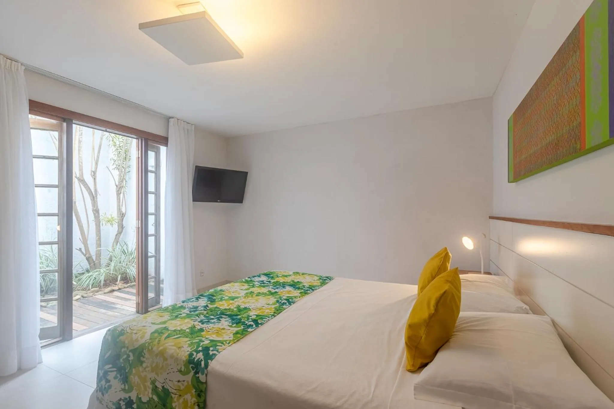 Photo of the whole room, Bed in Corais e Conchas