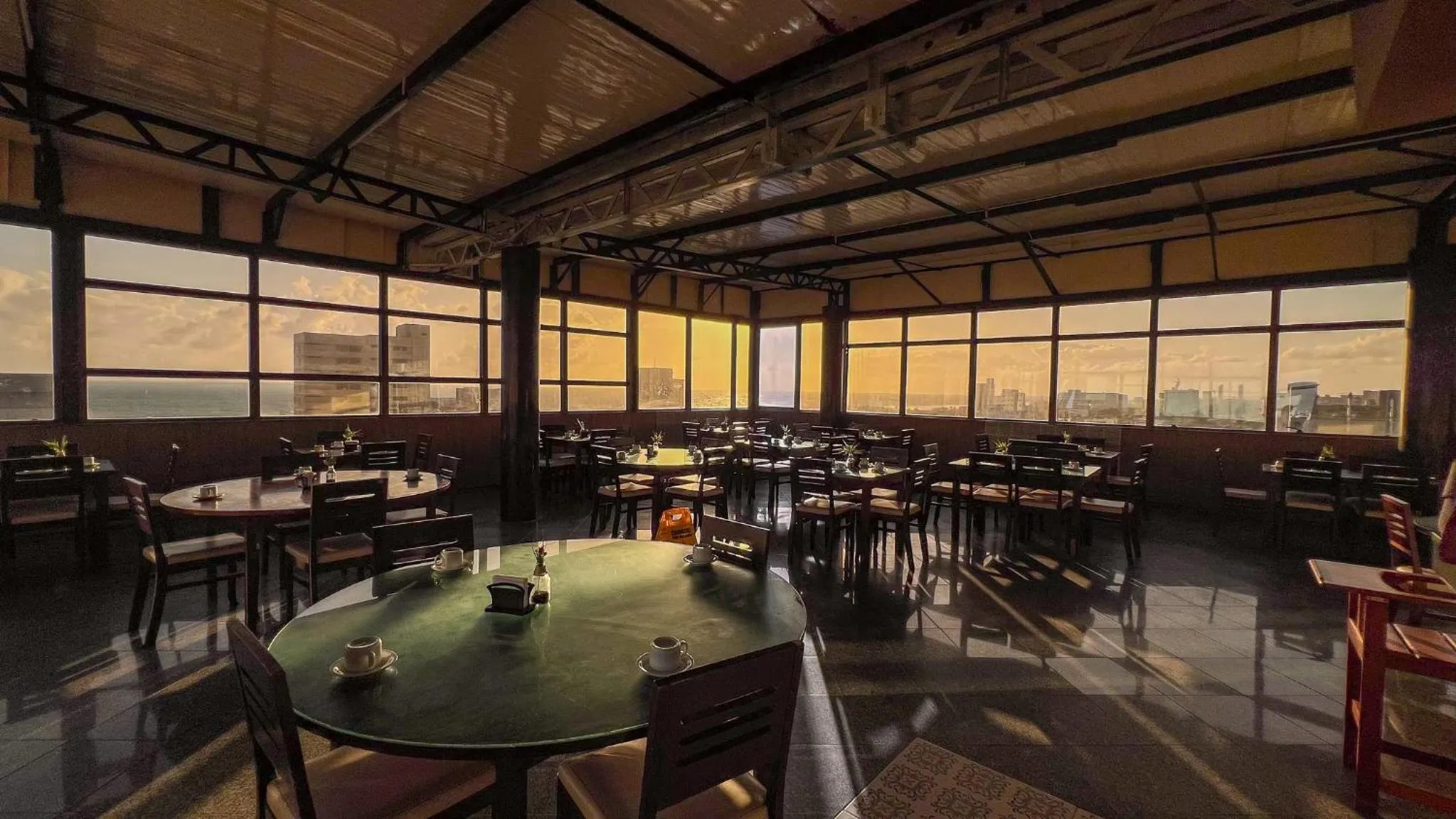 Restaurant/places to eat in Hotel Boreas