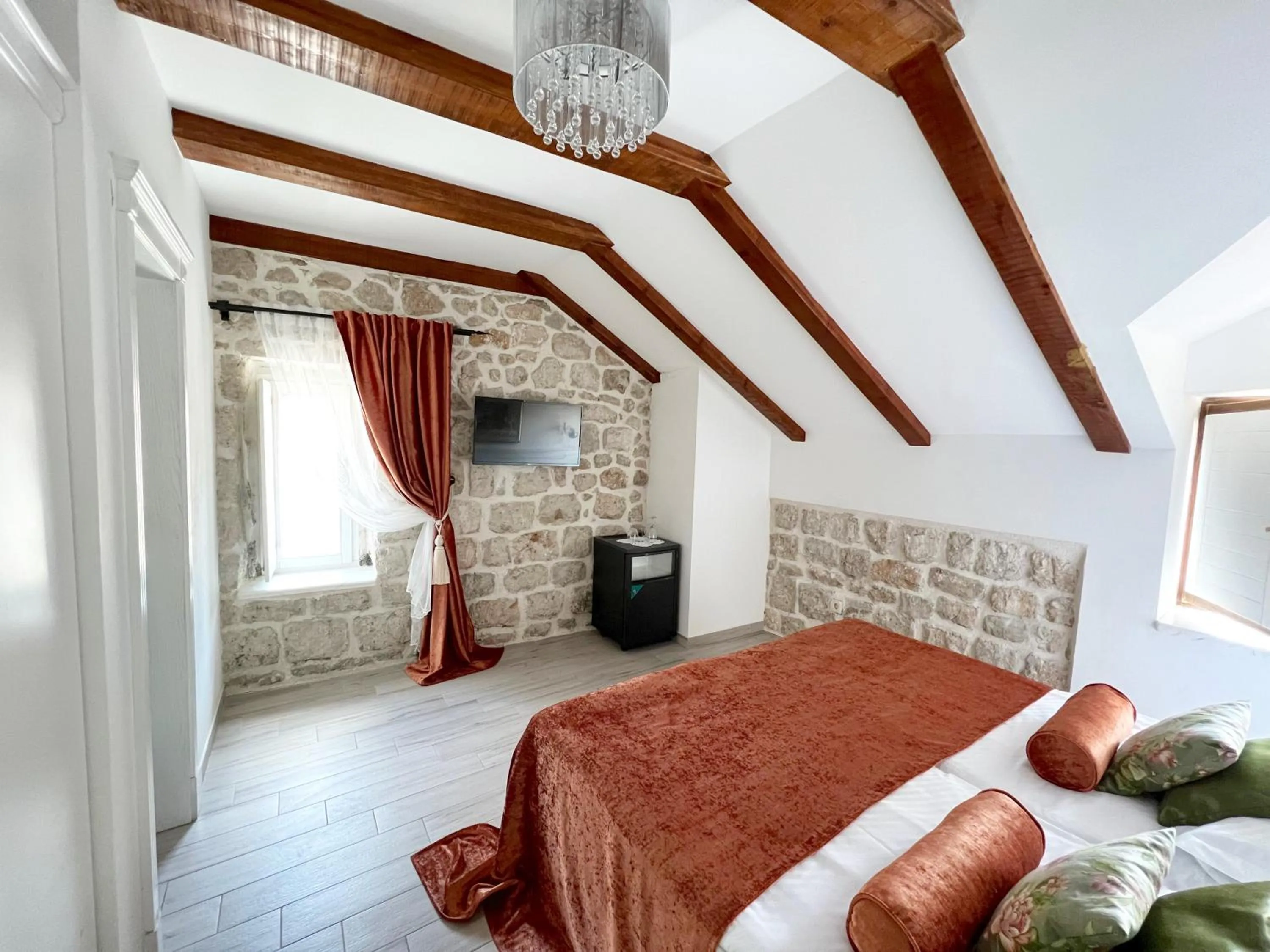 Comfort Double or Twin Room with City View in Bed&Breakfast Sorgo Palace